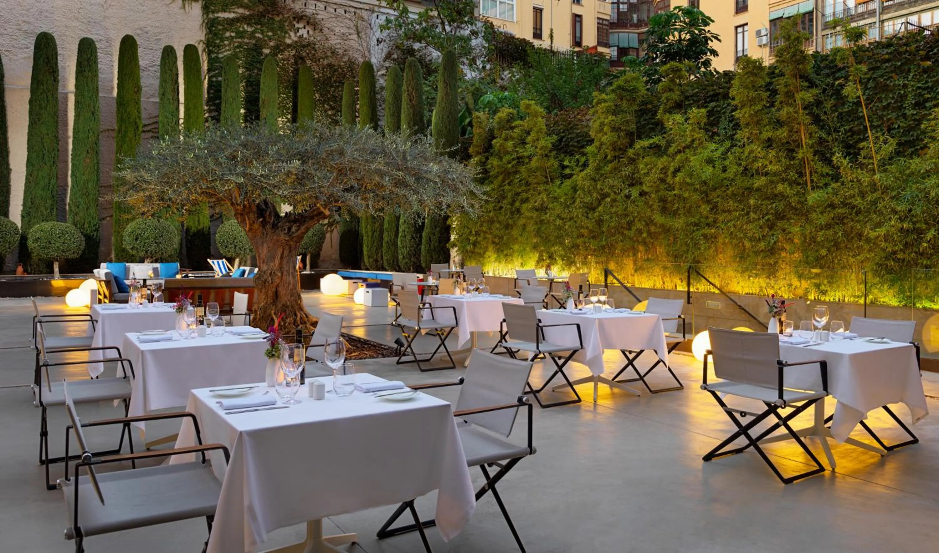 Restaurant/places to eat in H10 Art Gallery 4* Sup