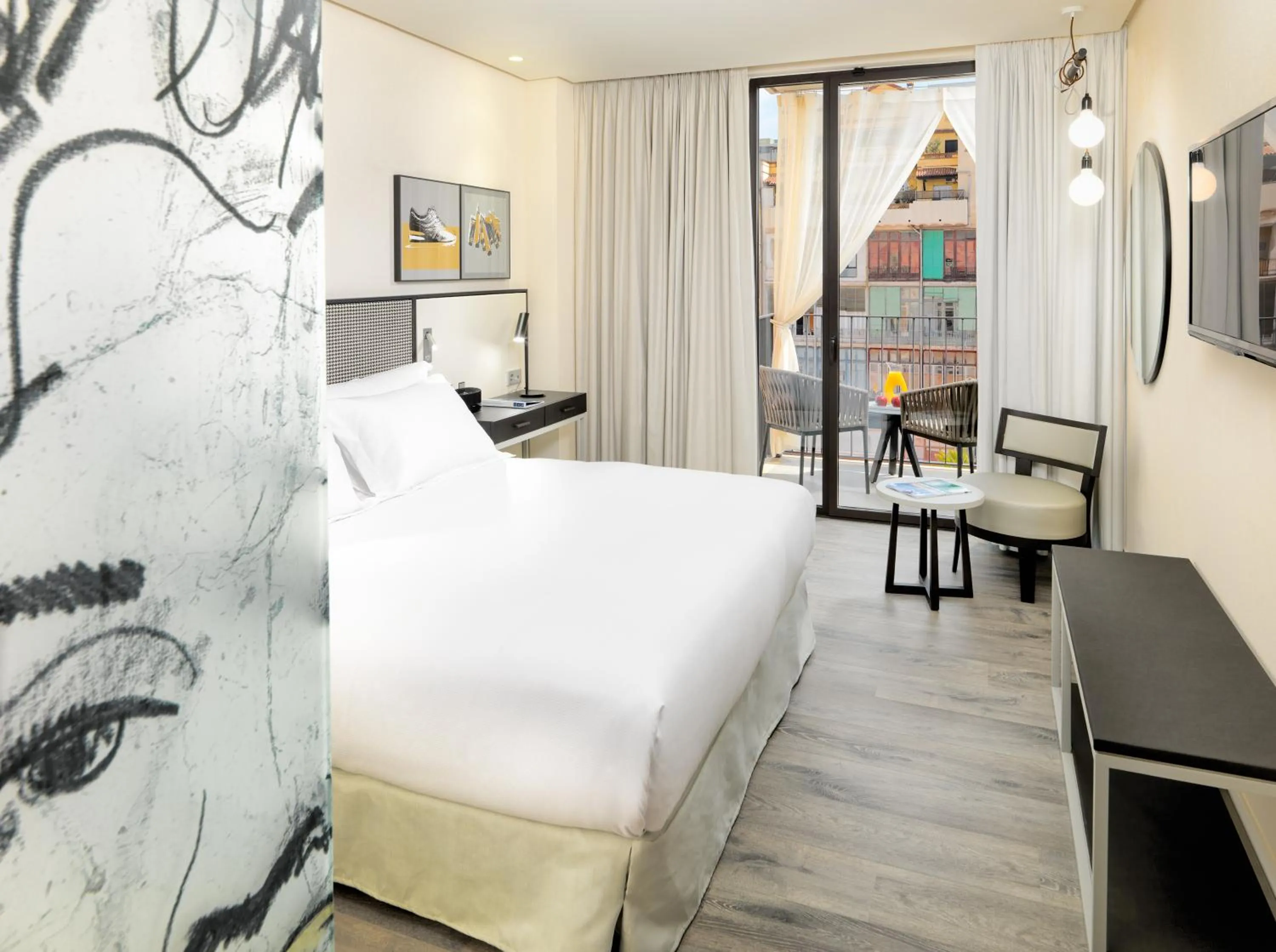 Photo of the whole room, Bed in H10 Art Gallery 4* Sup