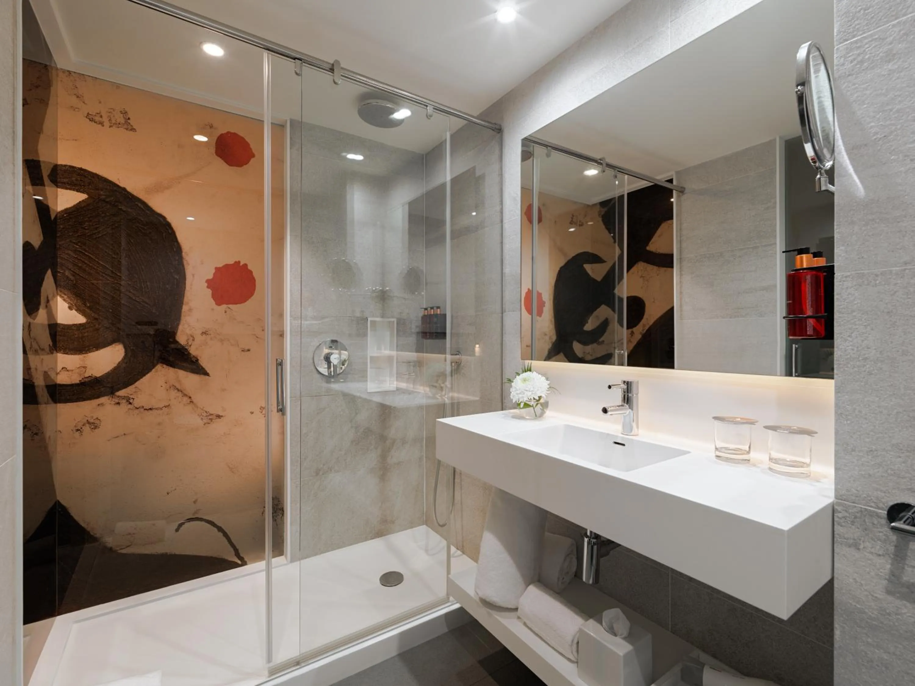 Bathroom in H10 Art Gallery 4* Sup