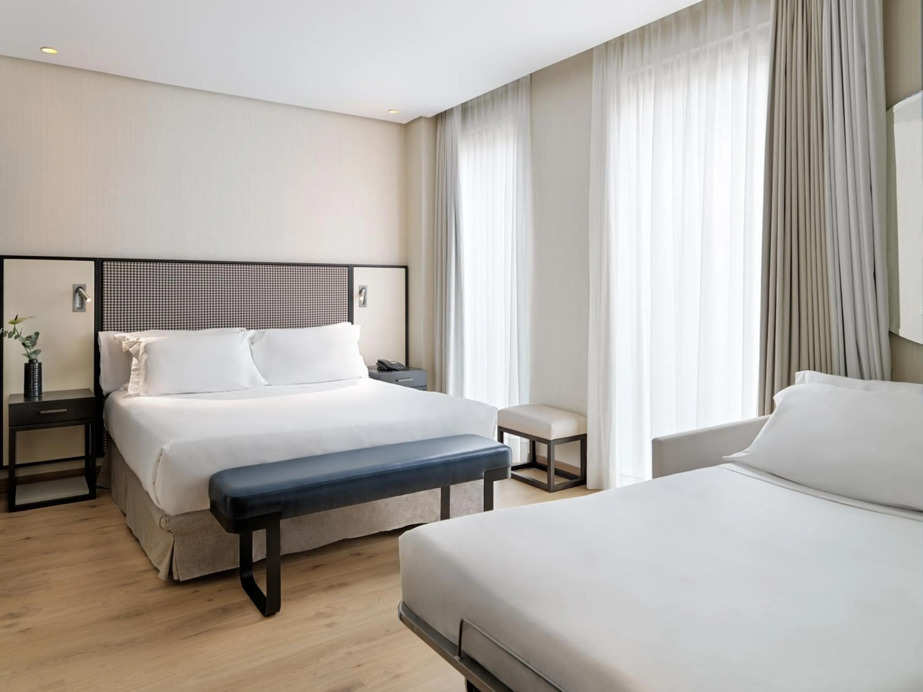 Photo of the whole room, Bed in H10 Art Gallery 4* Sup