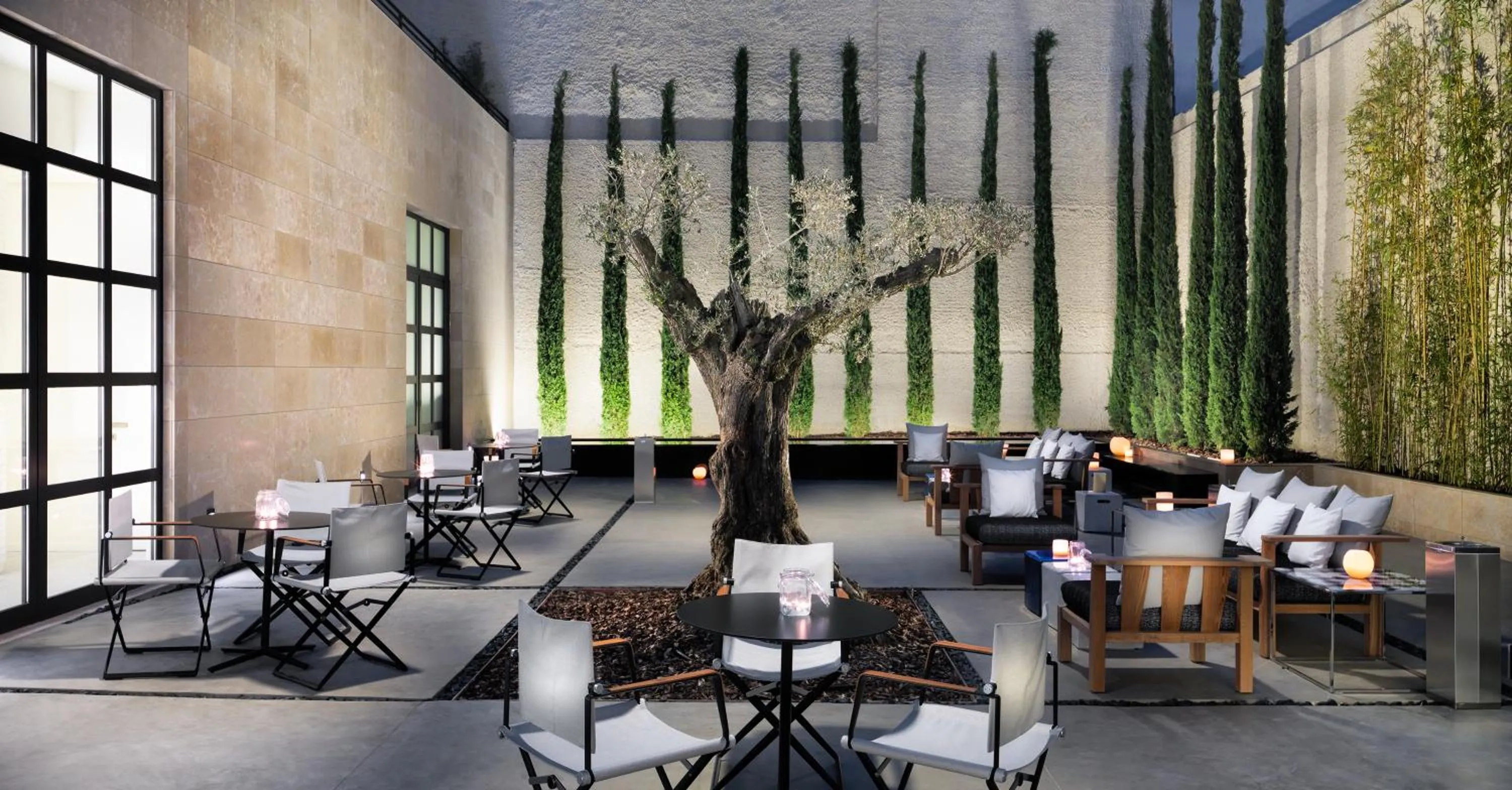 Lobby or reception in H10 Art Gallery 4* Sup