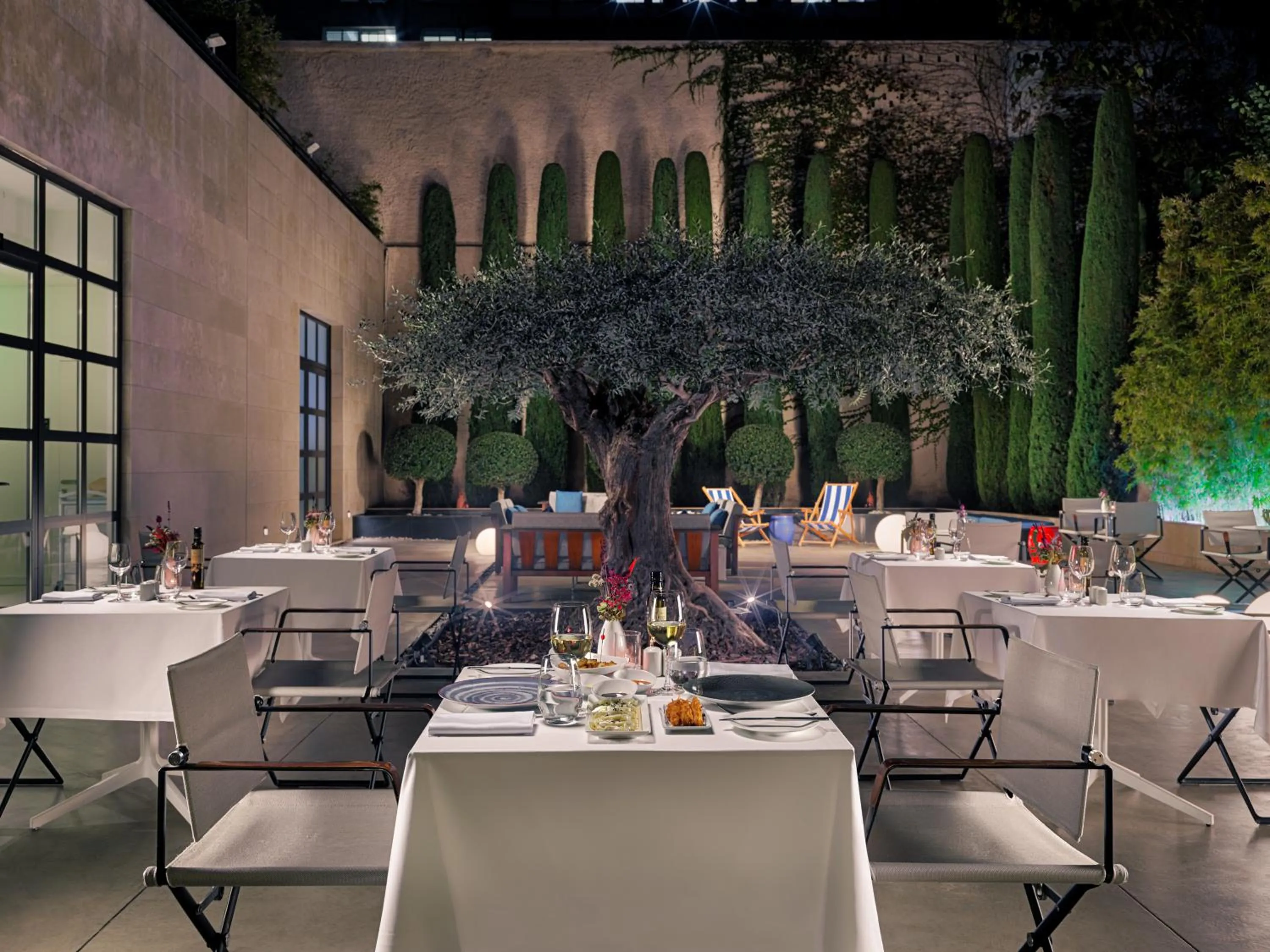 Restaurant/places to eat in H10 Art Gallery 4* Sup