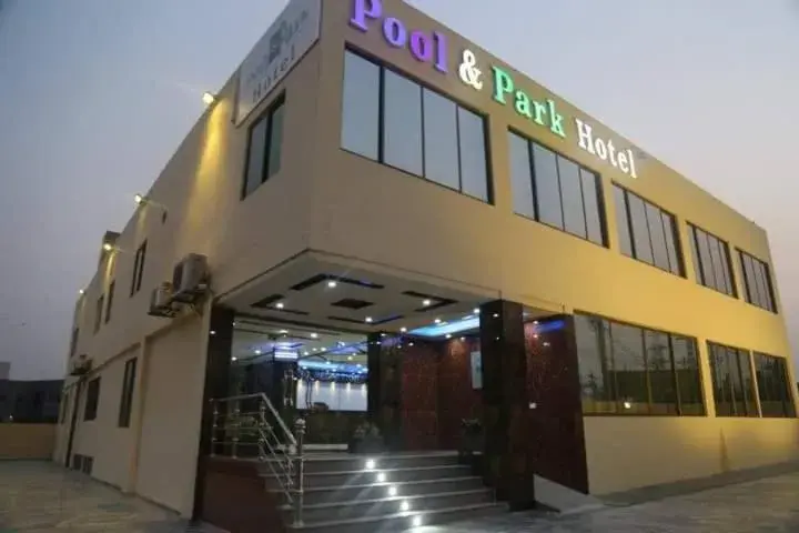 Pool & Park Hotel Pool & Park Hotel