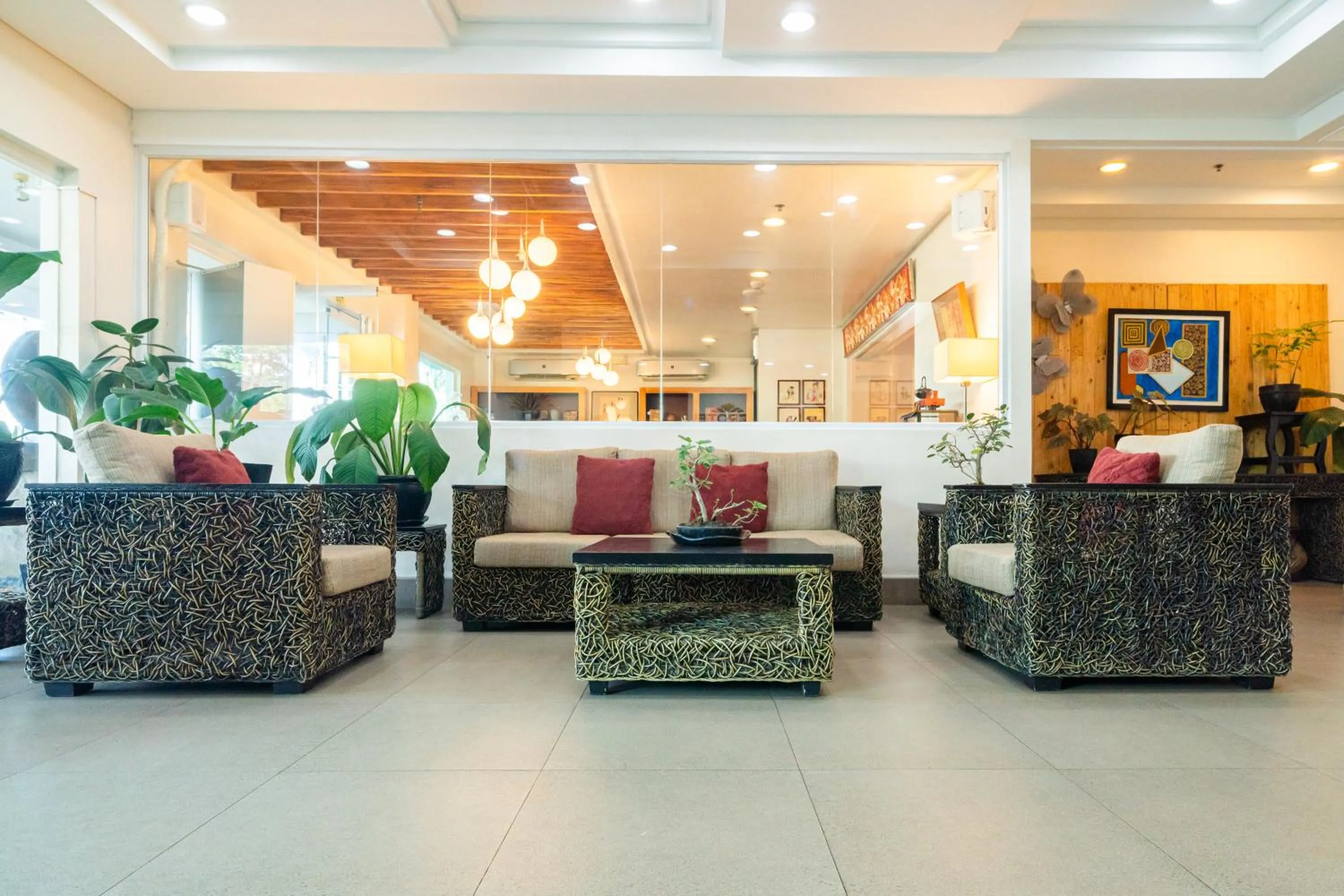 Lobby or reception in Microtel by Wyndham South Forbes near Nuvali