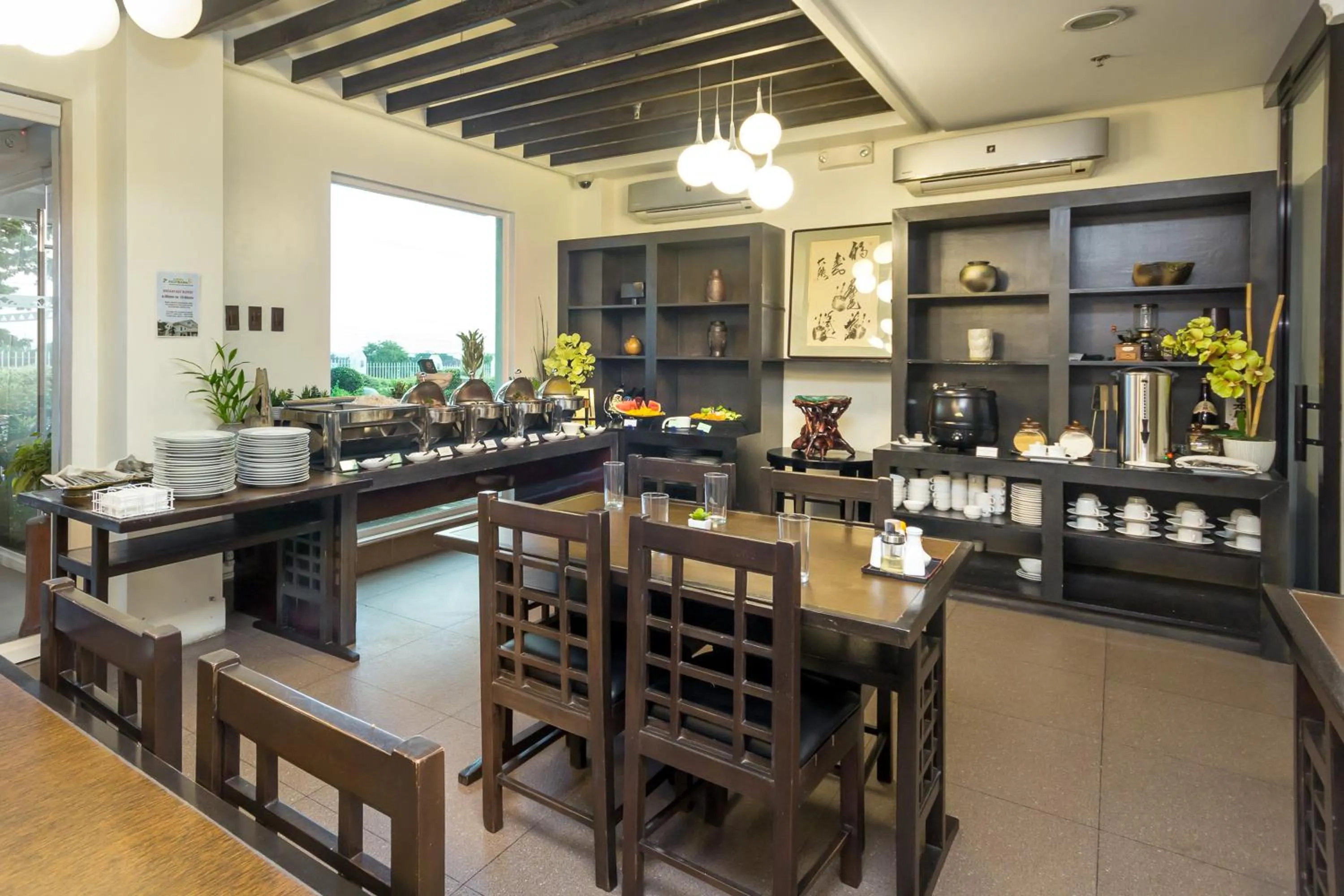 Restaurant/places to eat in Microtel by Wyndham South Forbes near Nuvali