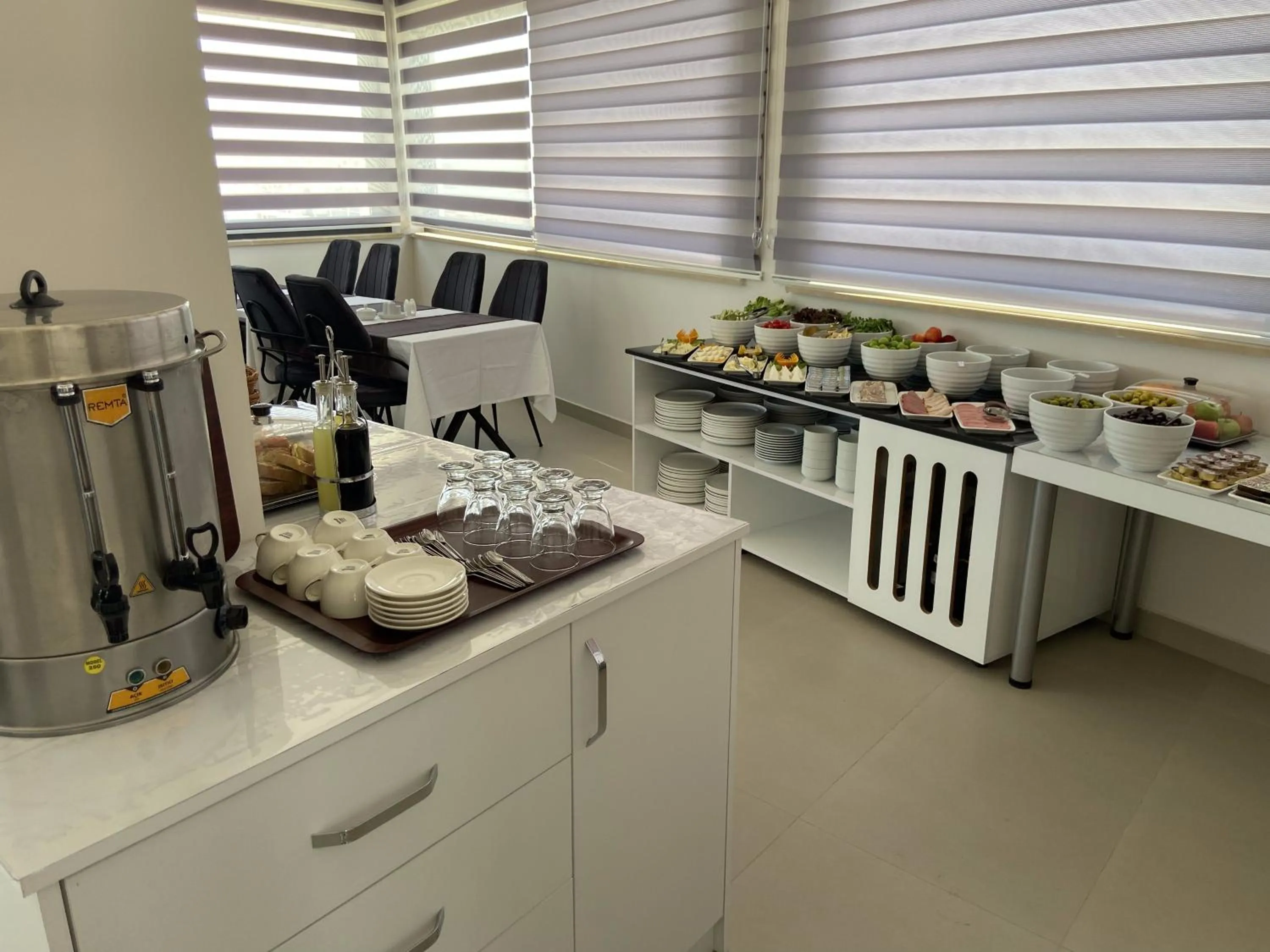 Restaurant/places to eat in JK Business