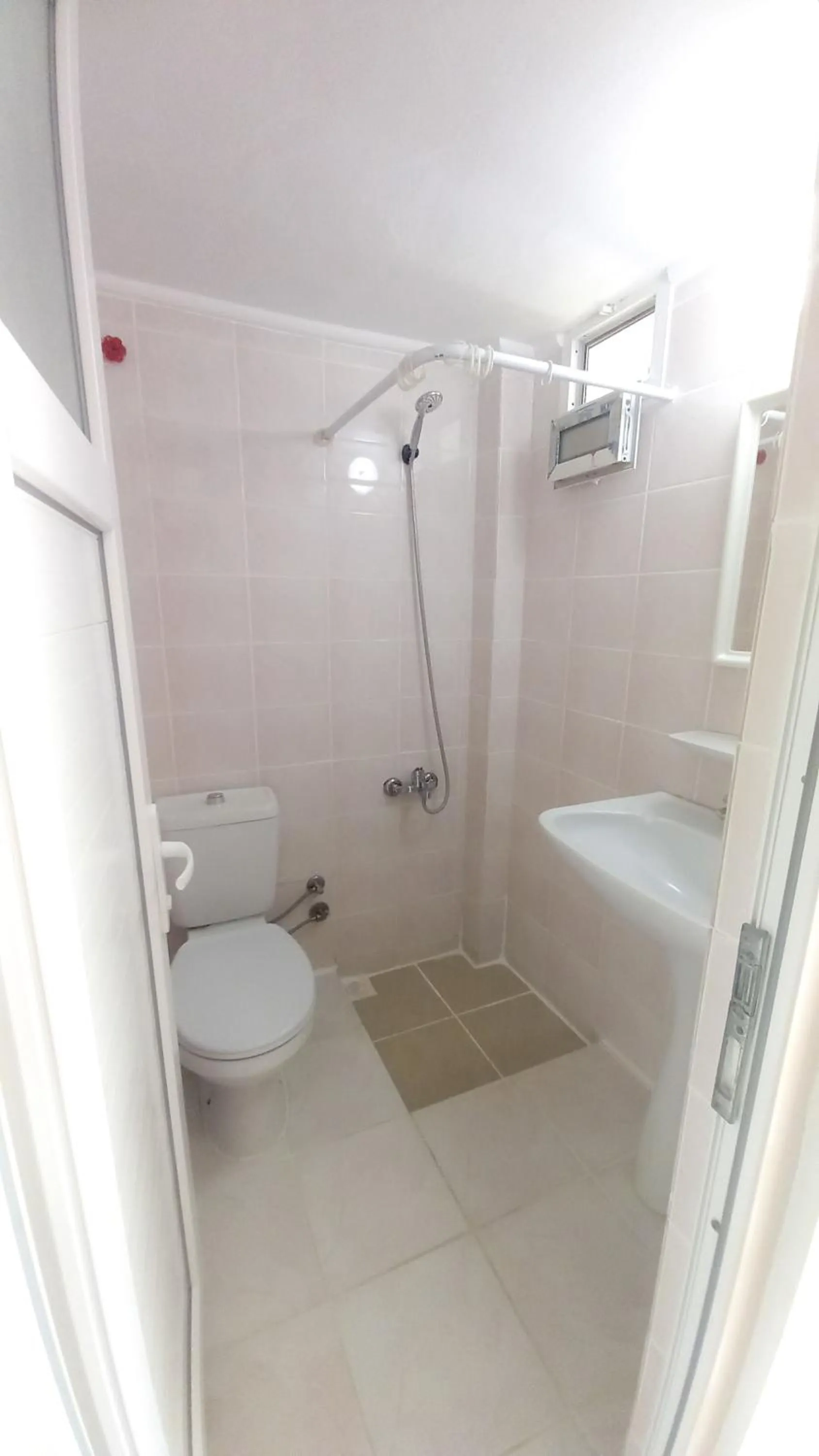 Shower in Hotel Tropicana