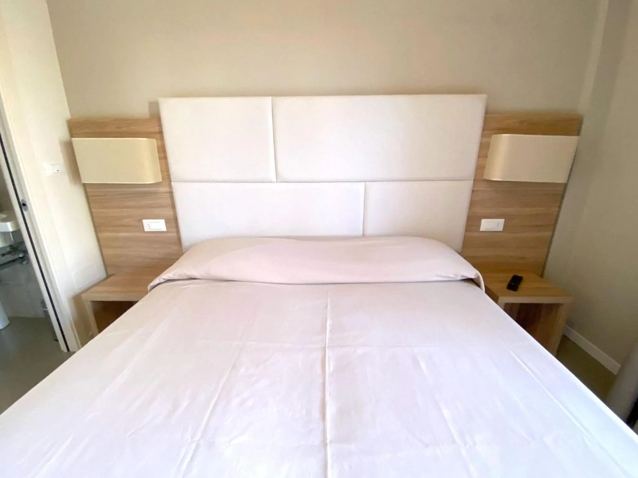 Bedroom, Bed in Hotel Maioli - Colazione XXL fino alle 12