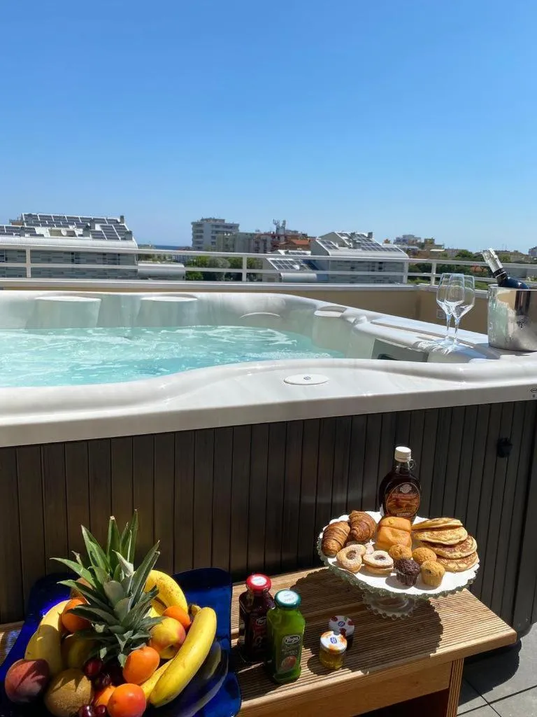 Pool view in Hotel Maioli - Colazione XXL fino alle 12