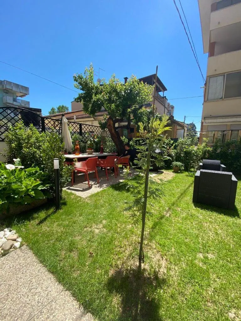 Garden view in Hotel Maioli - Colazione XXL fino alle 12