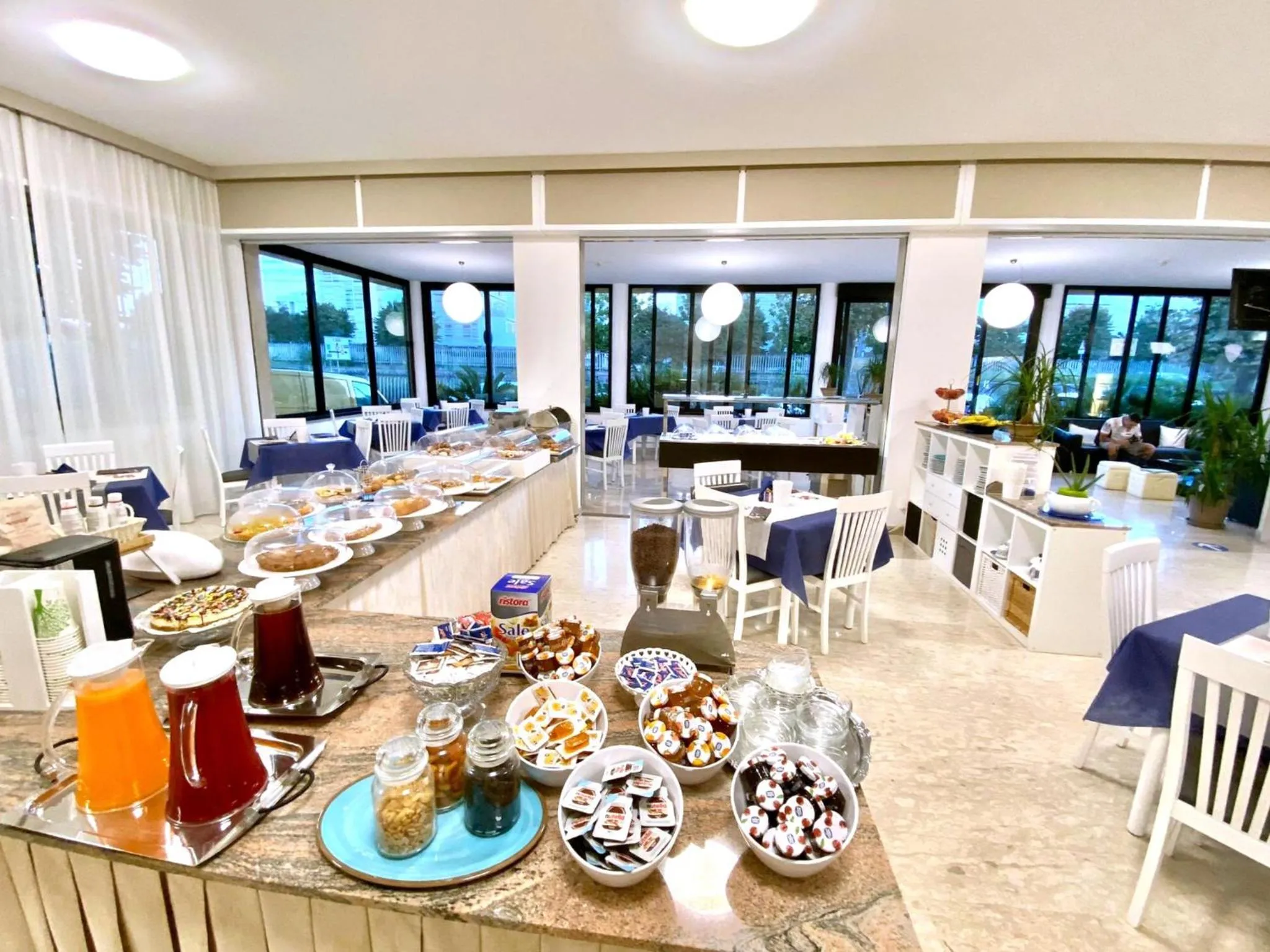 Buffet breakfast in Hotel Maioli - Colazione XXL fino alle 12