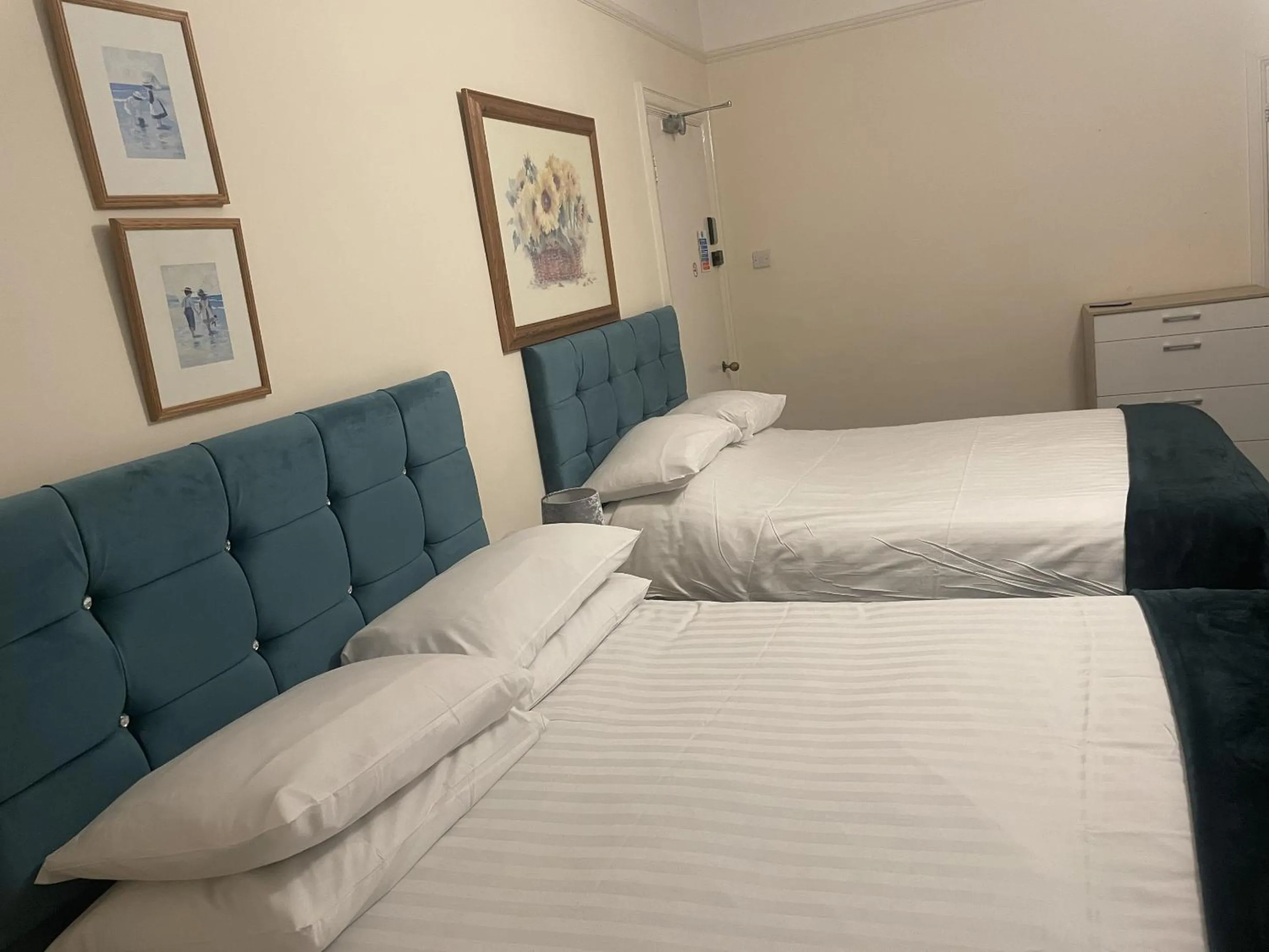 Bedroom, Bed in Emerald Residence