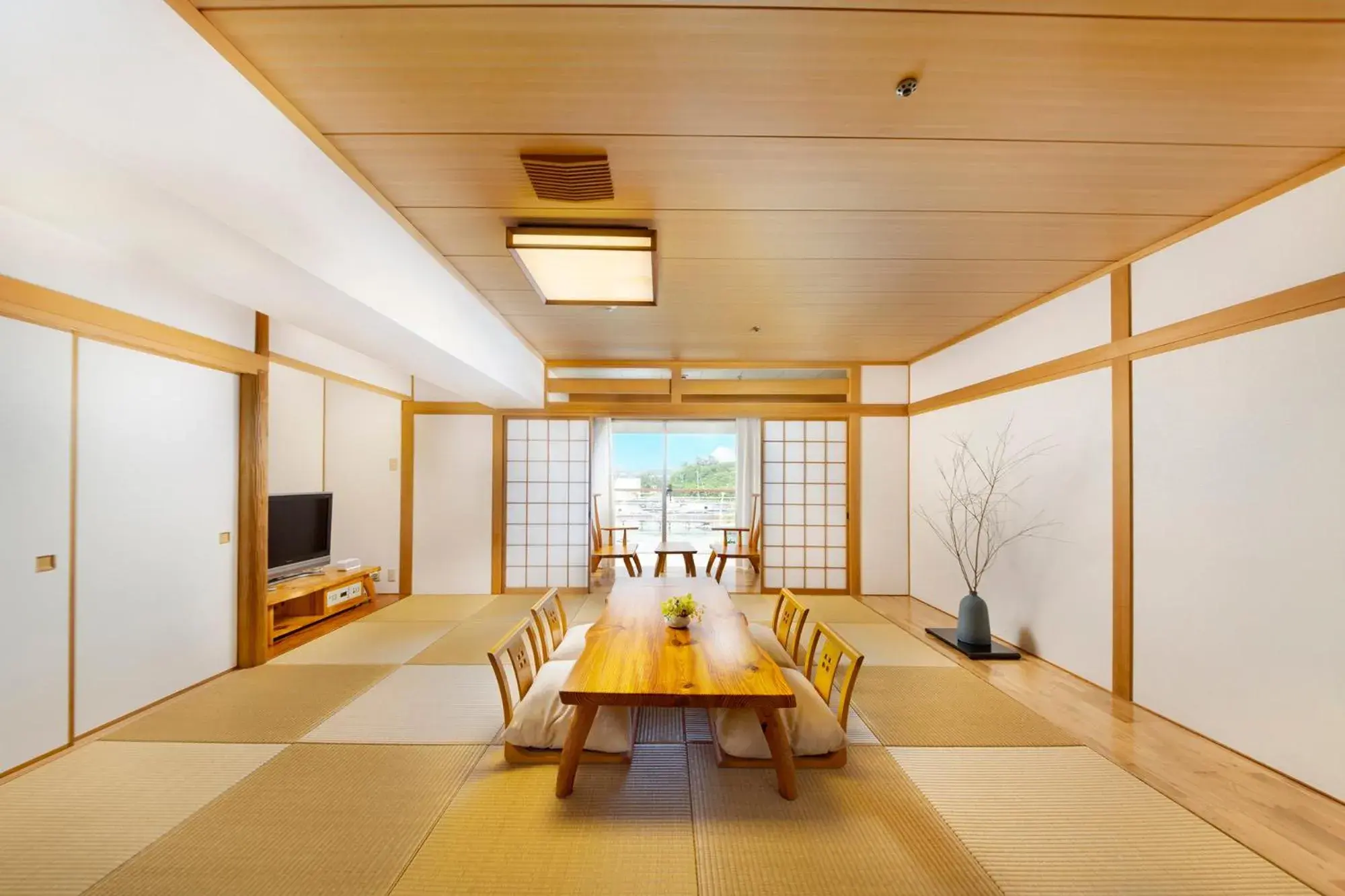 Japanese Style Regular Room - Beach View in Renaissance Okinawa Resort Japanese Style Regular Room - Beach View in Renaissance Okinawa Resort