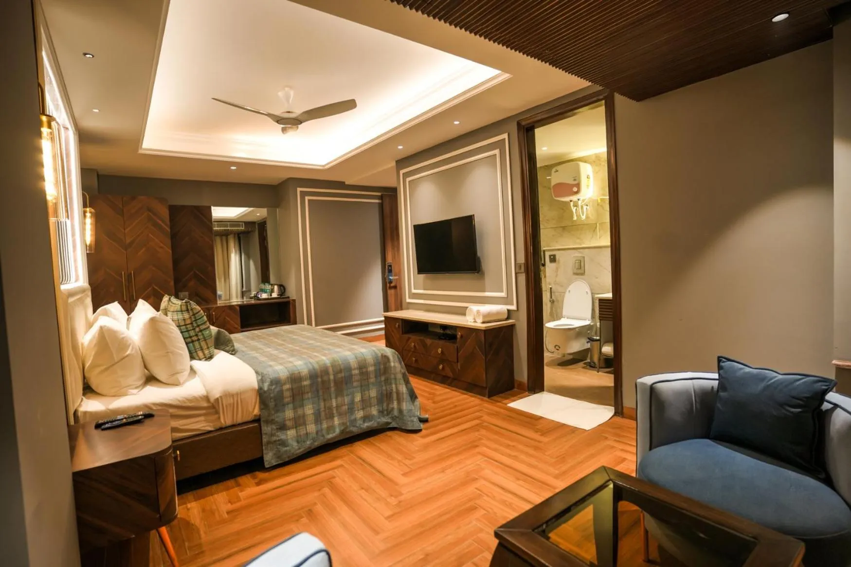 Communal lounge/ TV room, Bed in Atithi House