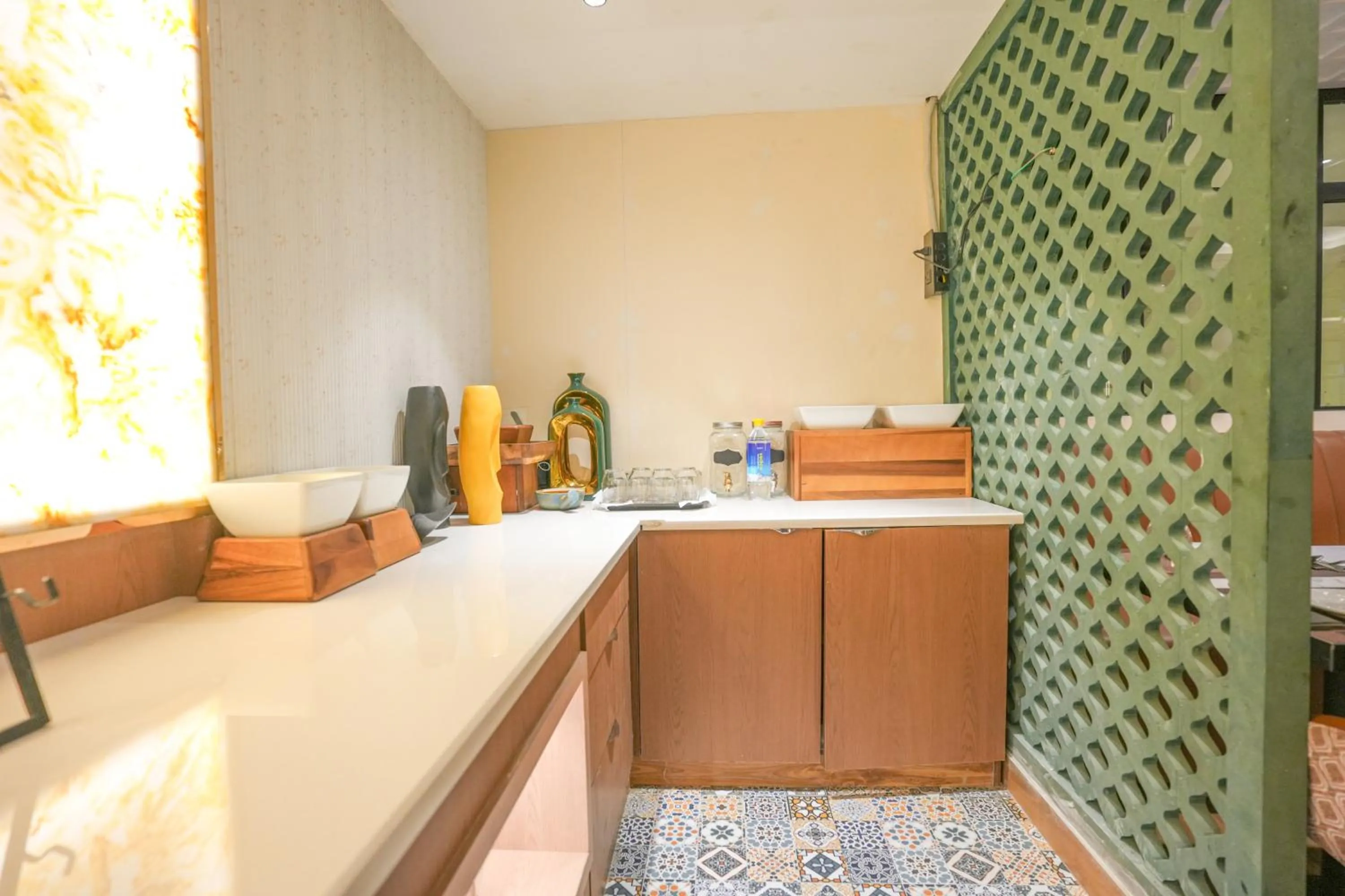 Restaurant/places to eat in Atithi House