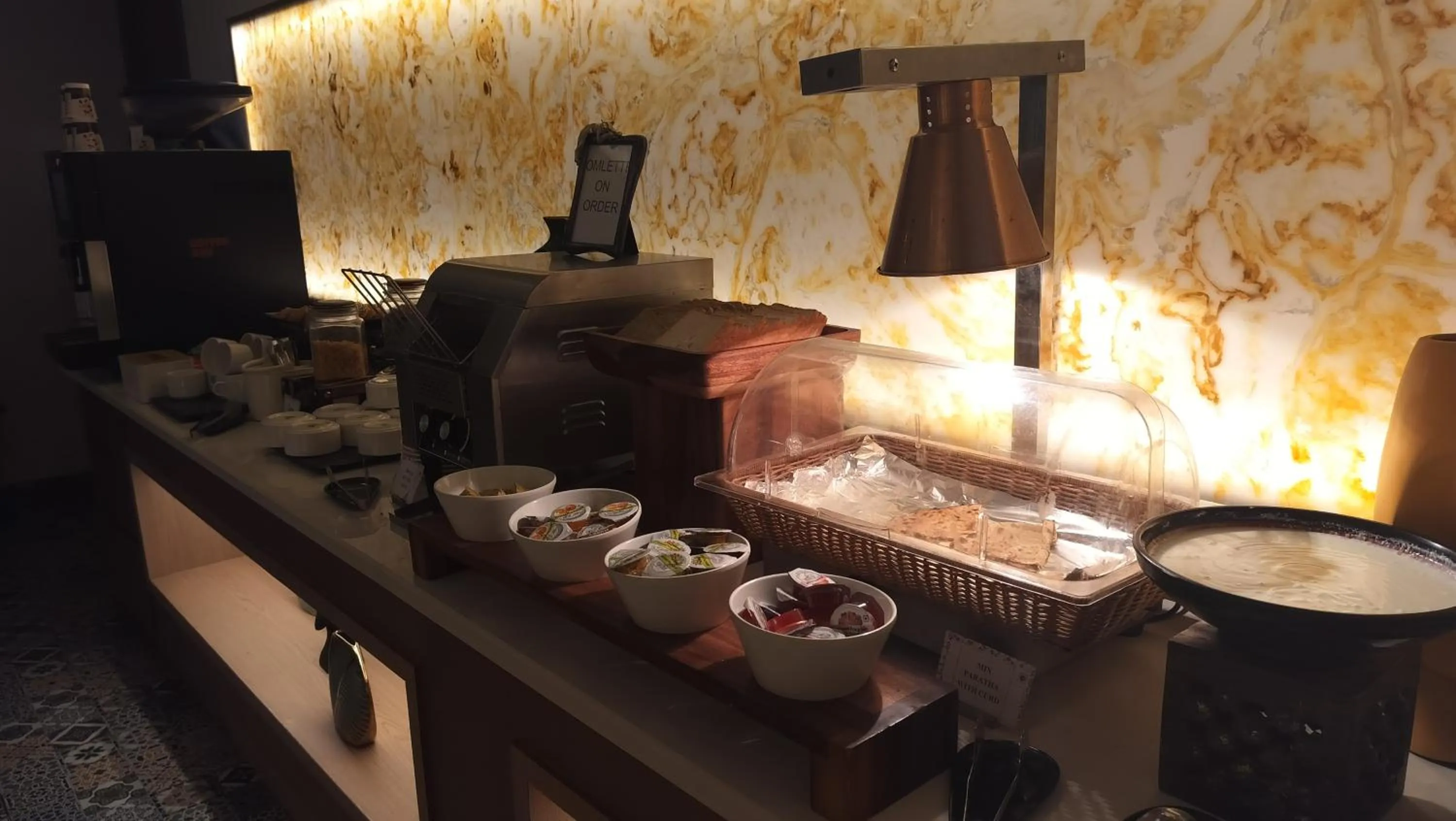 Restaurant/places to eat in Atithi House