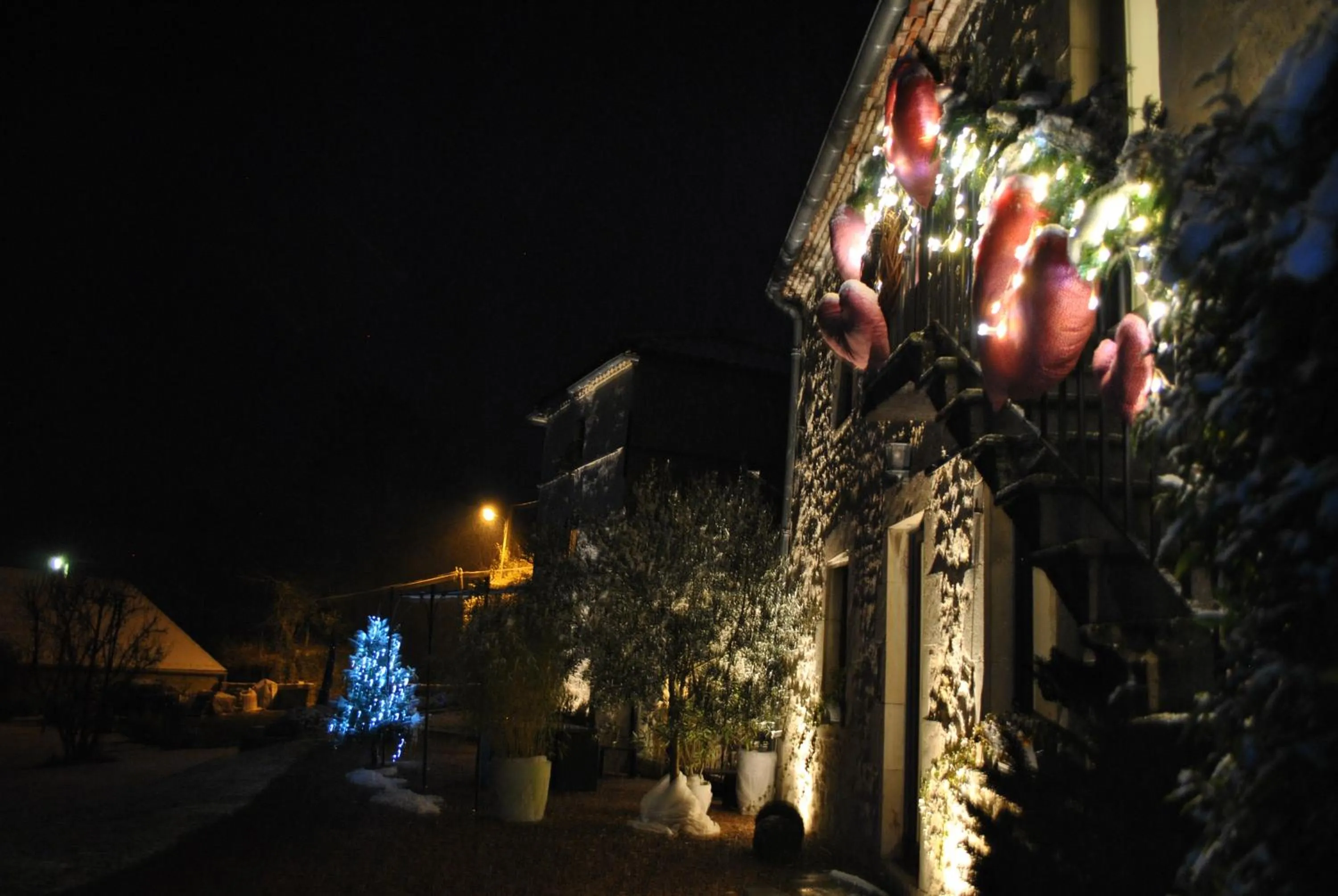 Facade/entrance in Auvergnat'Home