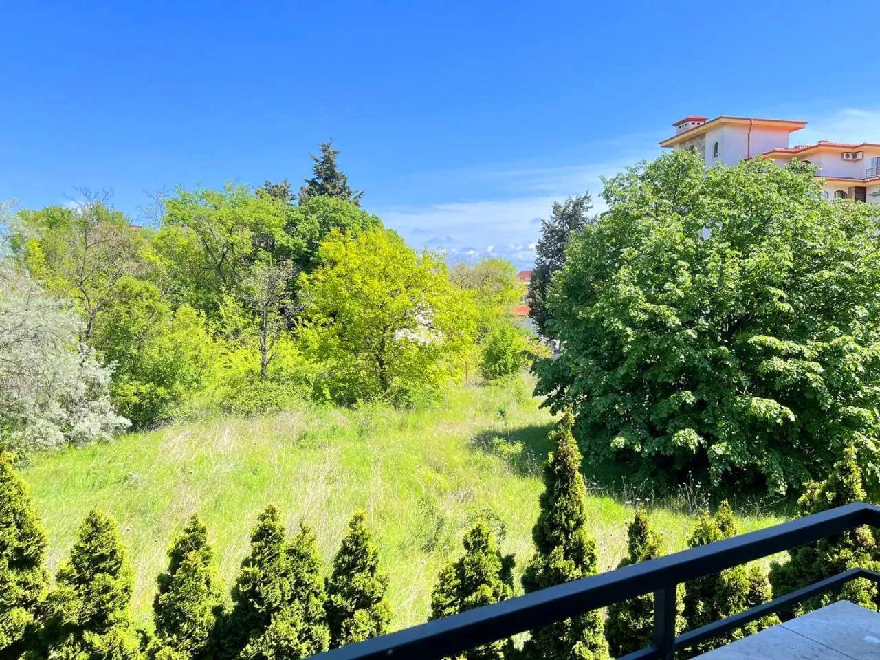 Spring in Ravda Family Resort. Park&Sea