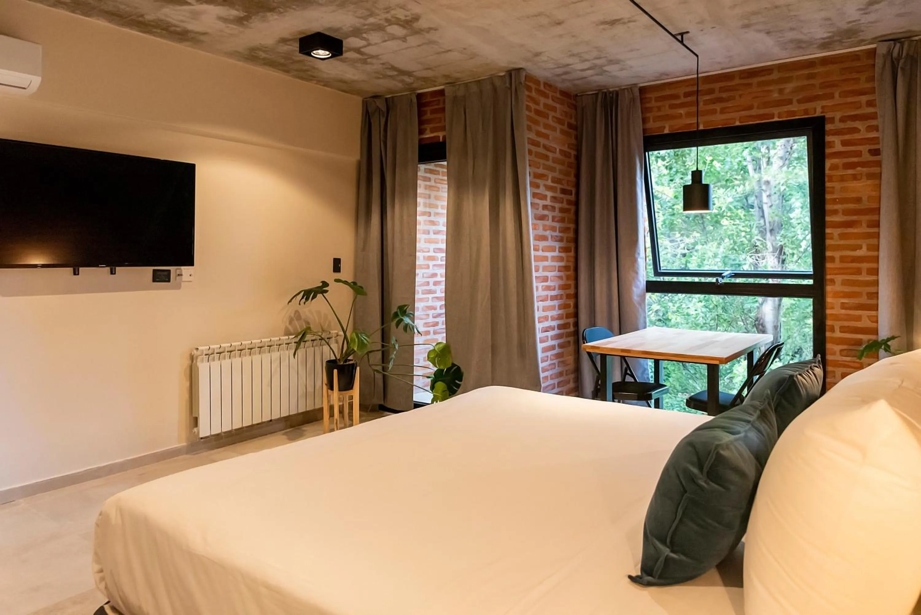 Property building, Bed in H5063