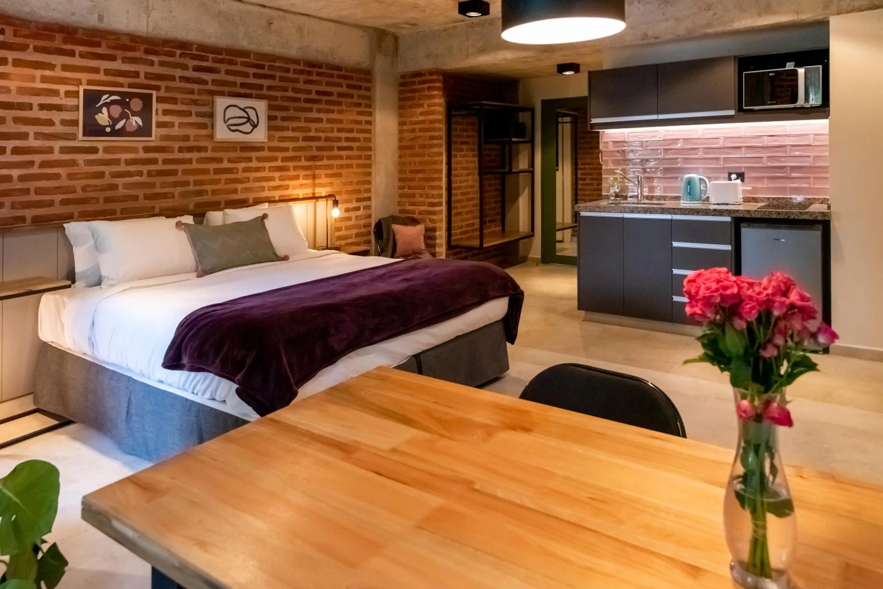 Property building, Bed in H5063