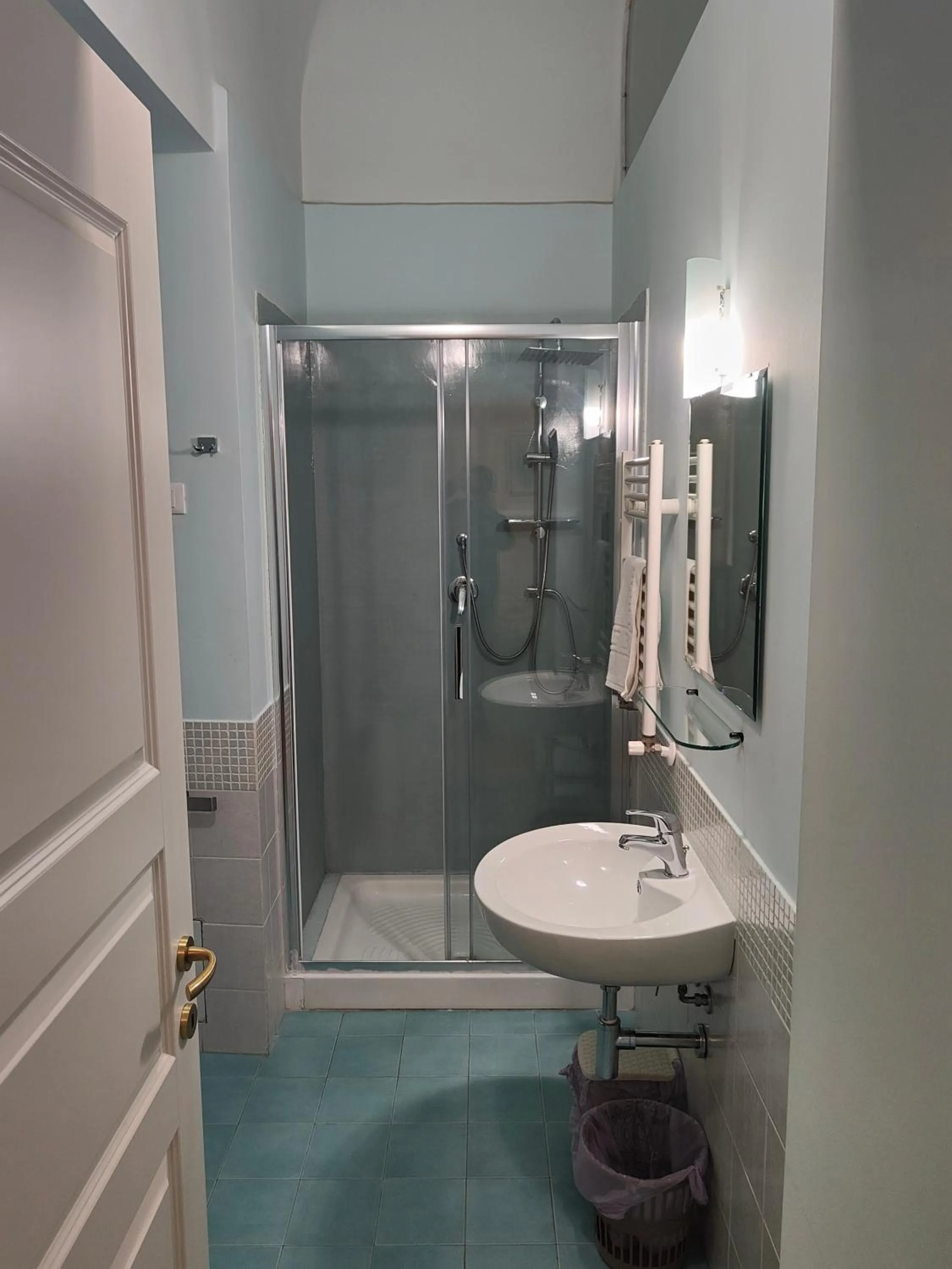 Shower in B&B Palazzo Corvino