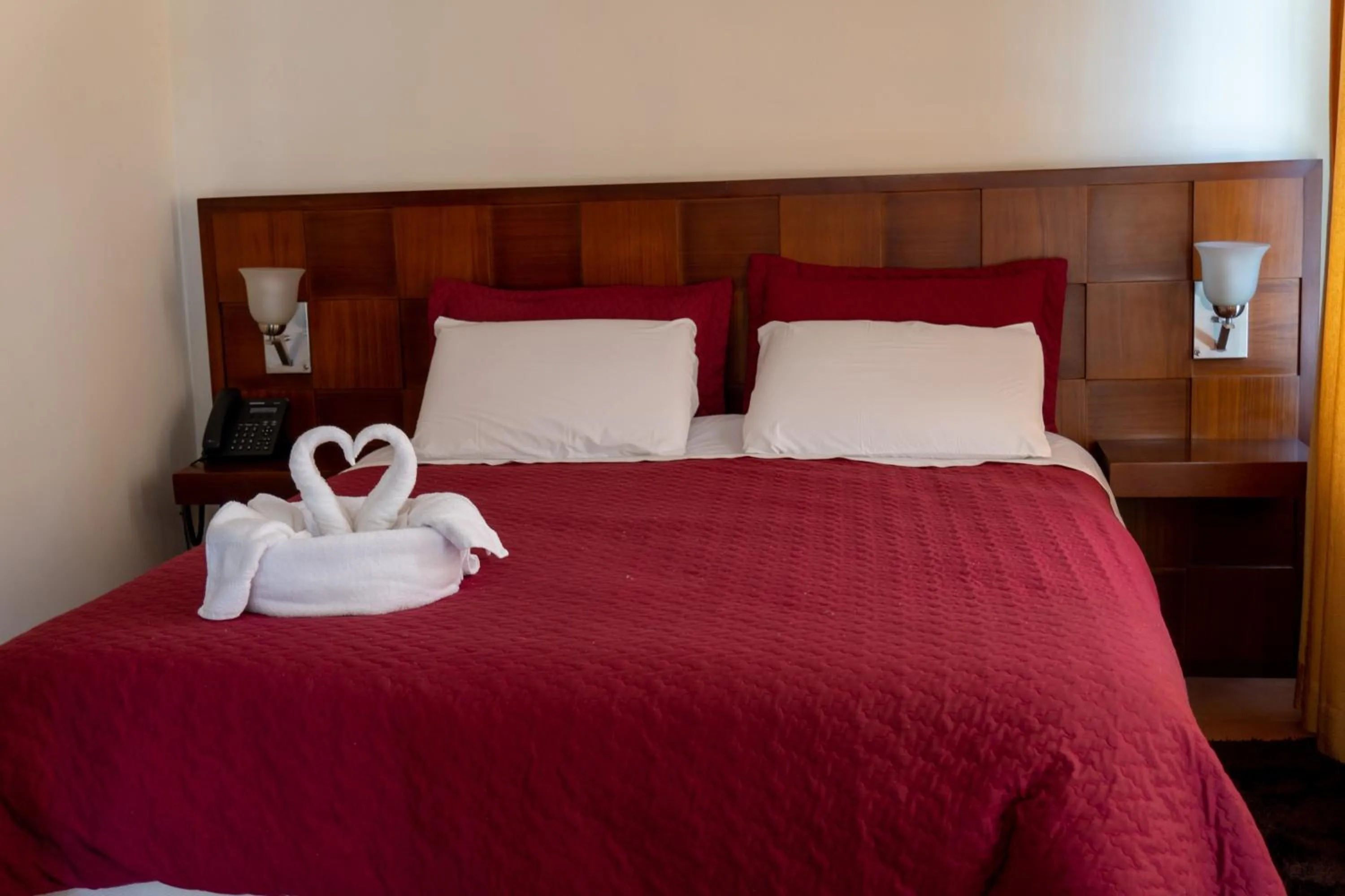 Bed in Chaupimundo Lodge