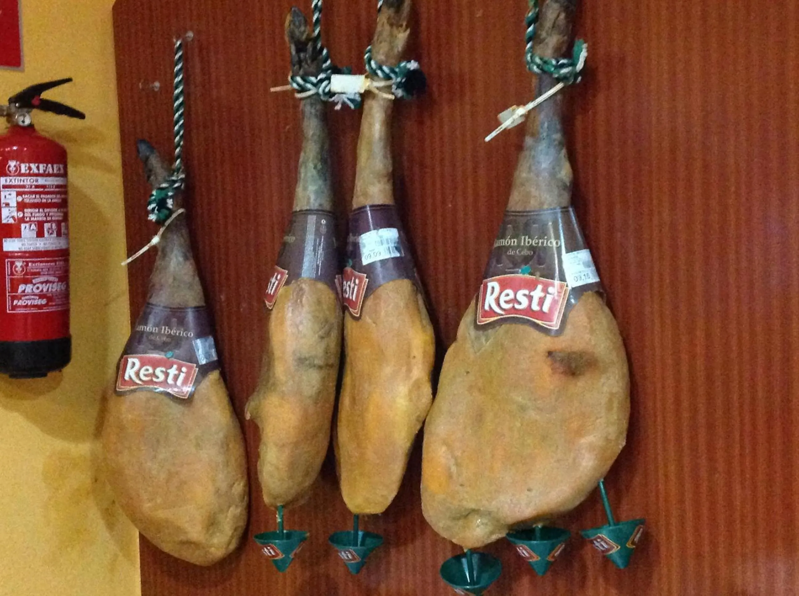 Food and drinks in Hostal Julio