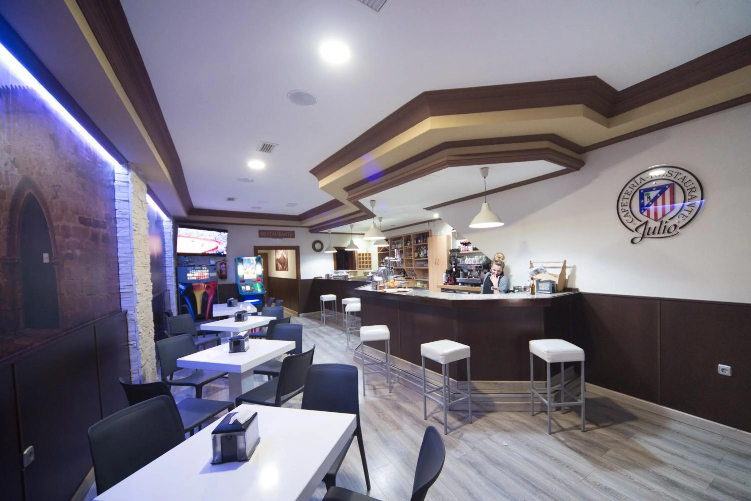 Restaurant/places to eat in Hostal Julio