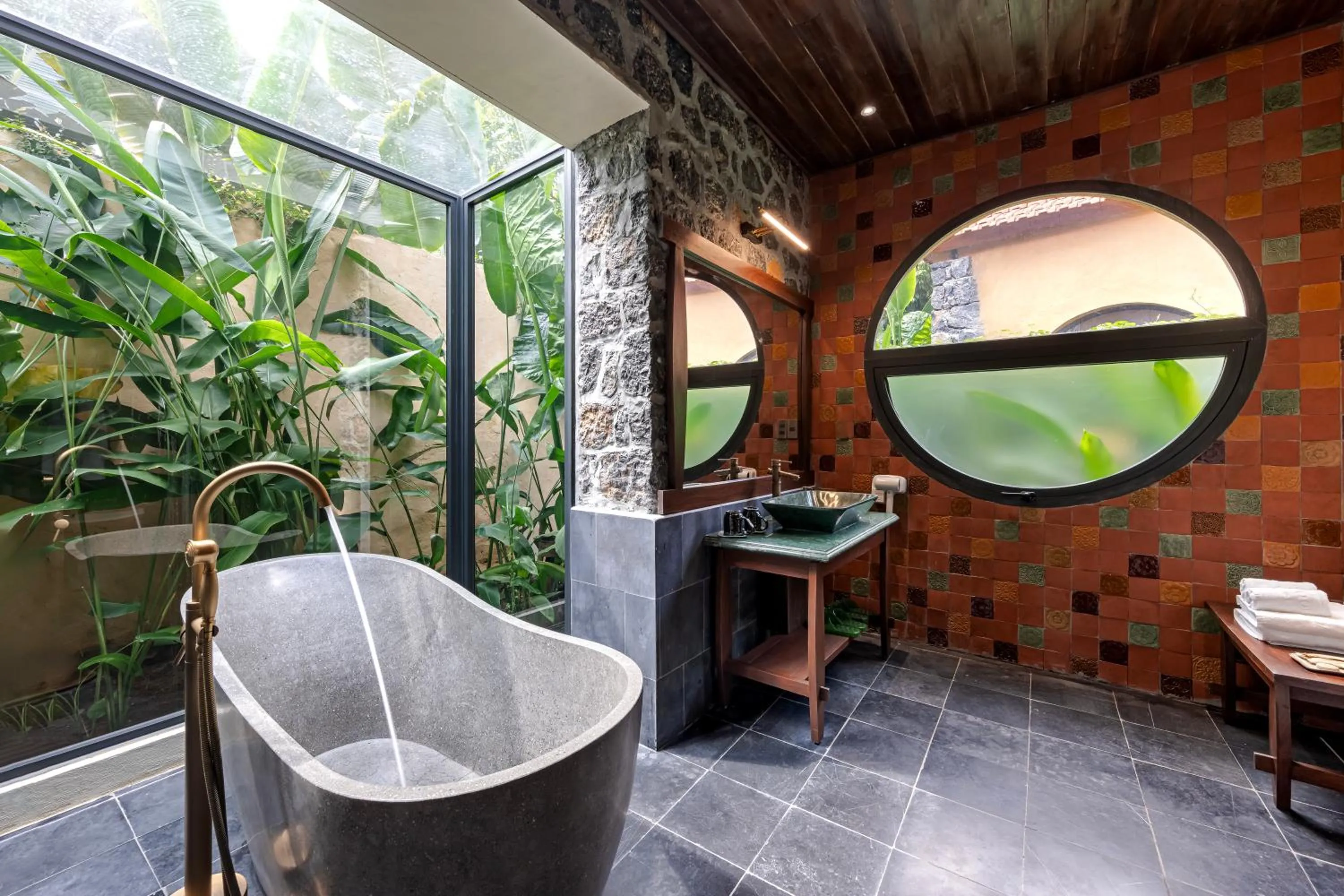 Hot Tub in Tam Coc Retreat Ninh Binh