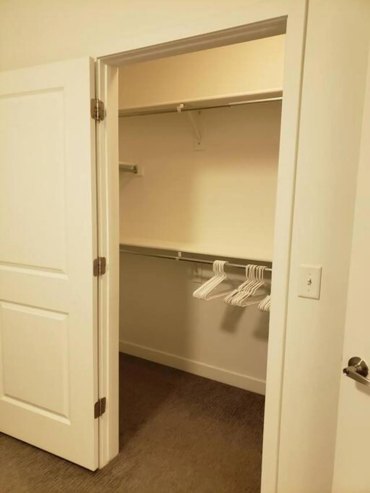 Luxury Living with Resort Amenities King bd Queens bd Sofa bd GymPoolHot Tub Fast WiFi