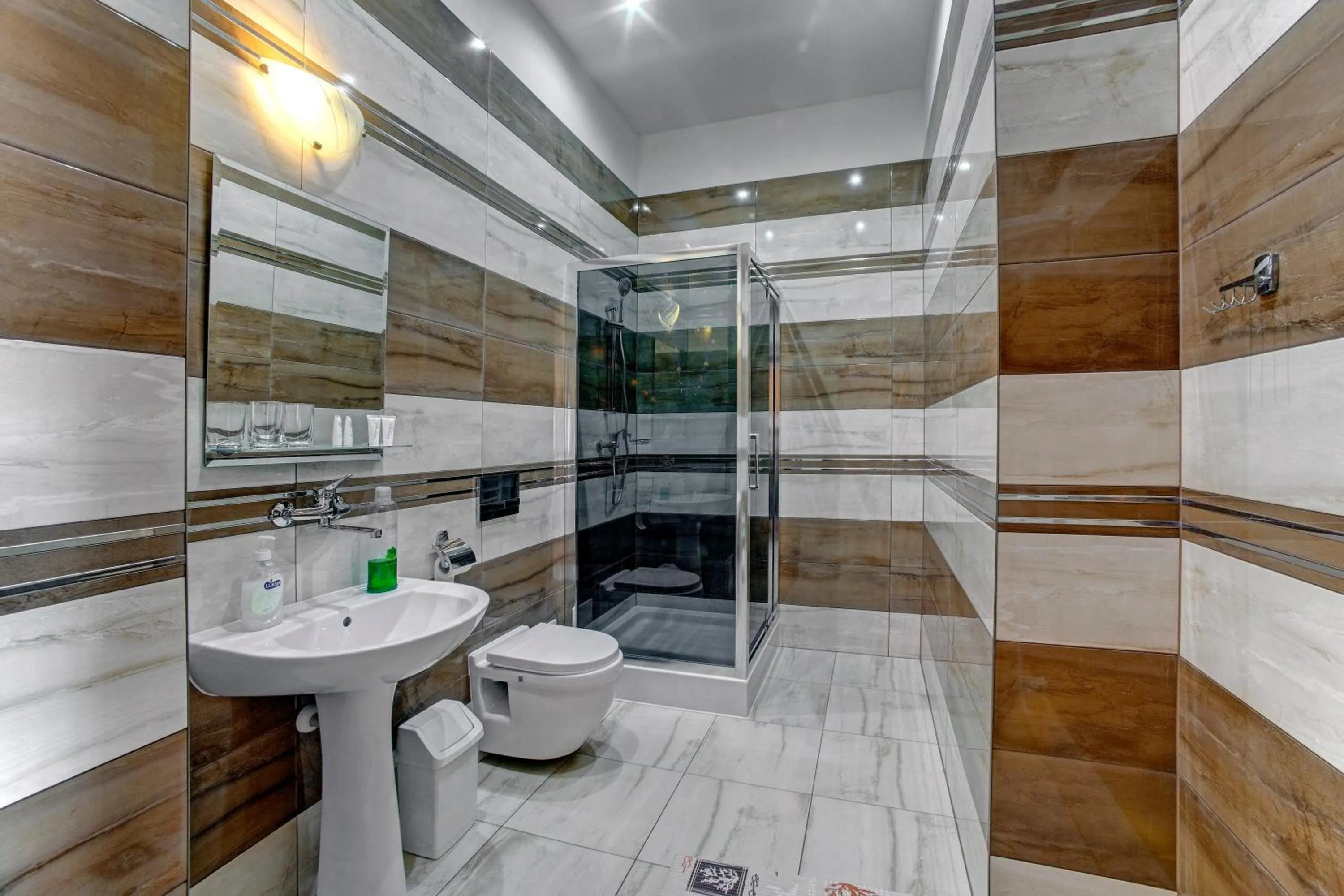 Shower in Hotel i Restauracja Bona