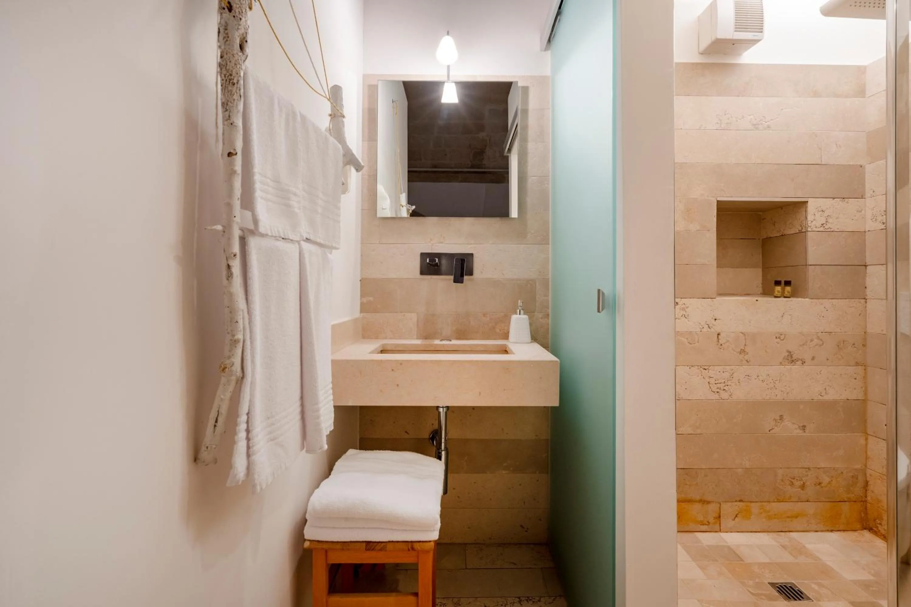 Shower in B&B La Corte