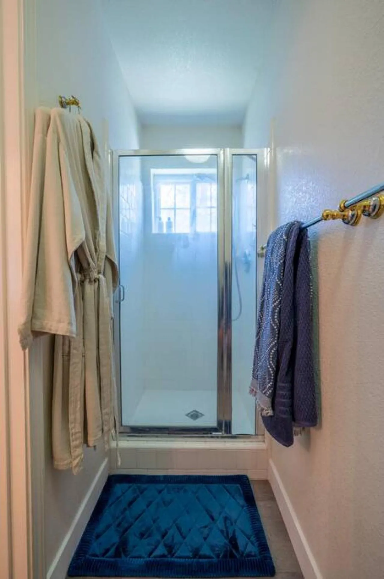 Manic Mountain Forest Cabin 3 miles from Bass Lake