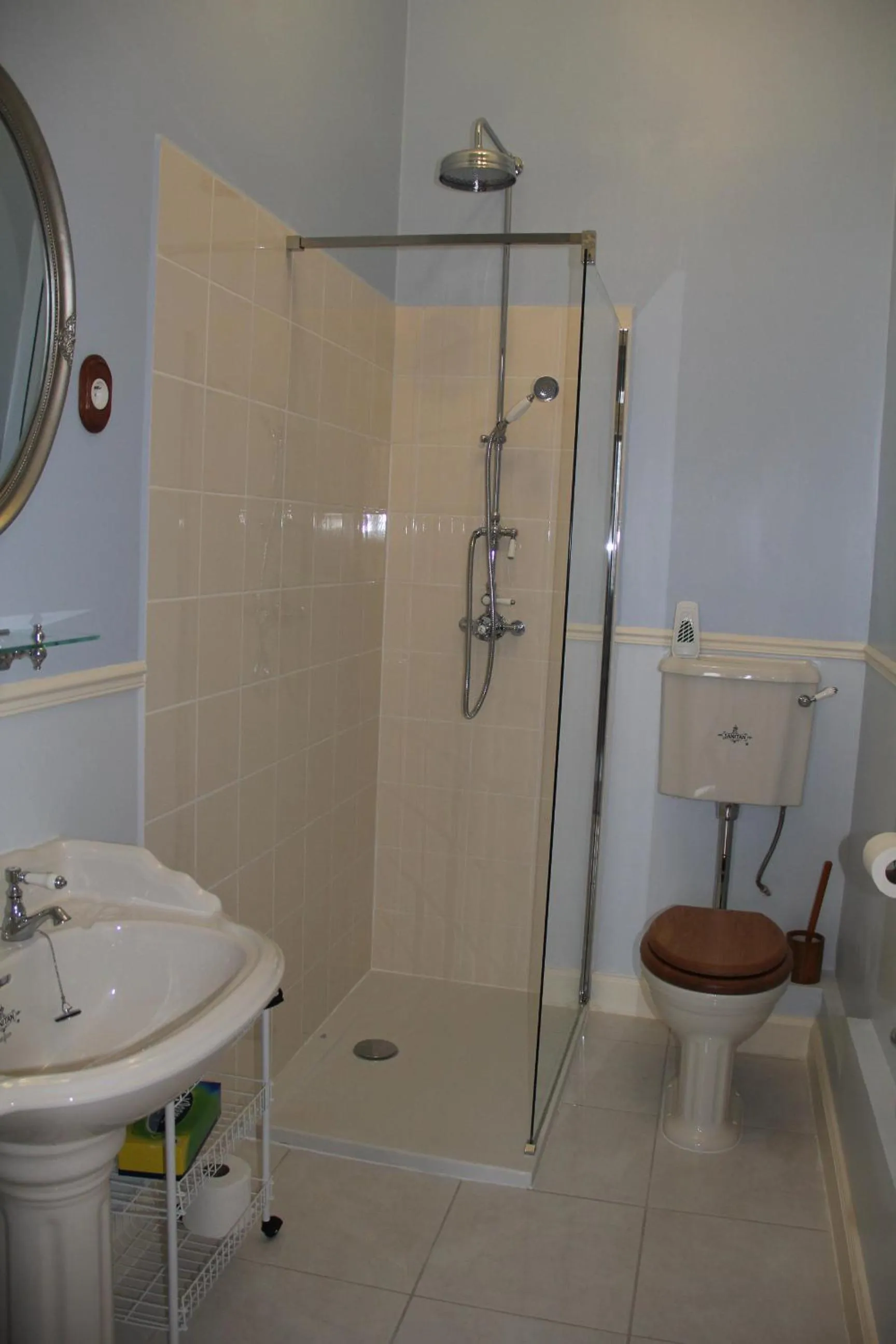 Bathroom in Chateau Lezat - Chambres d'Hotes-Chambre d'hôtes