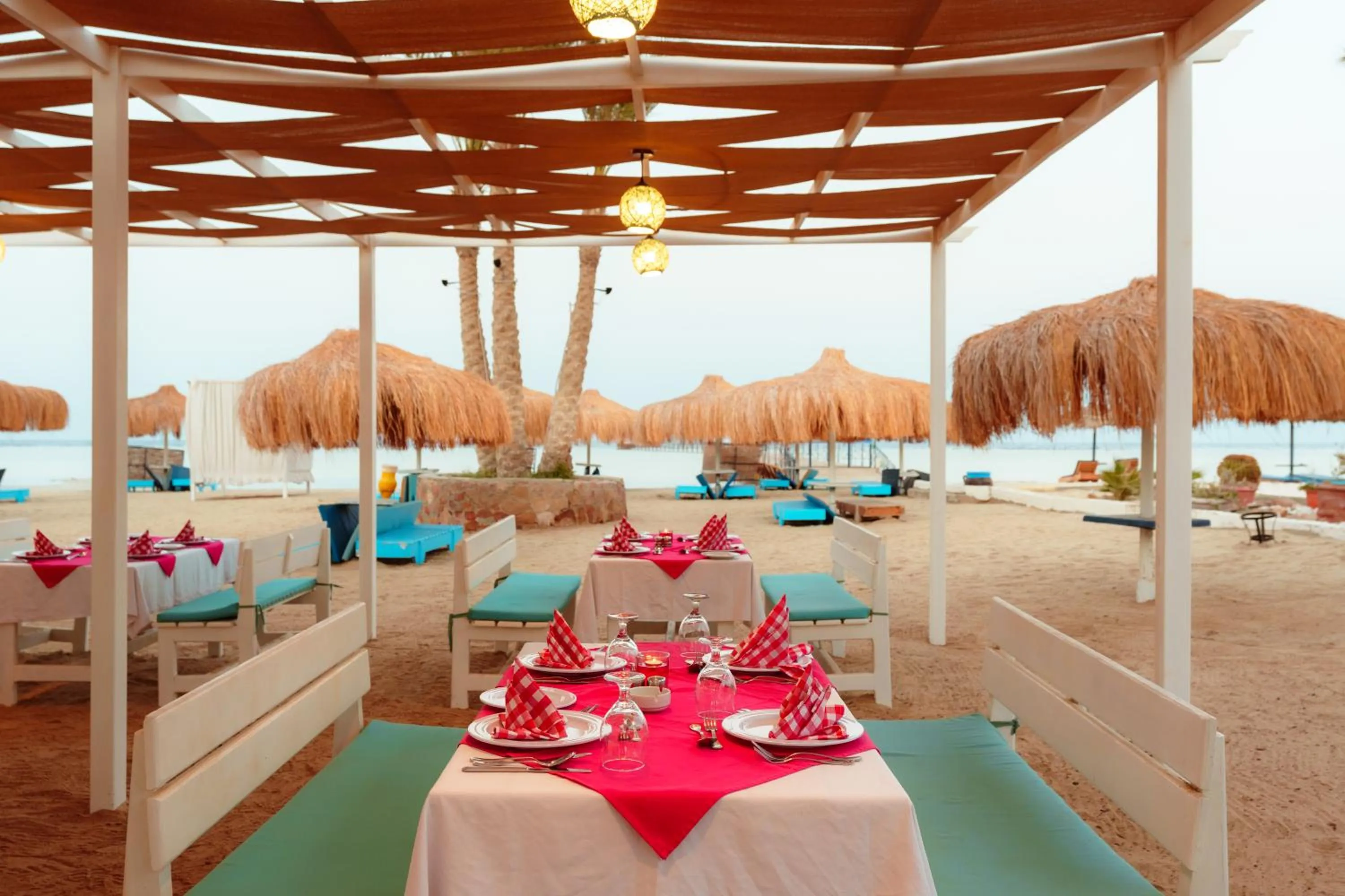 Restaurant/places to eat in Protels Crystal Beach Resort