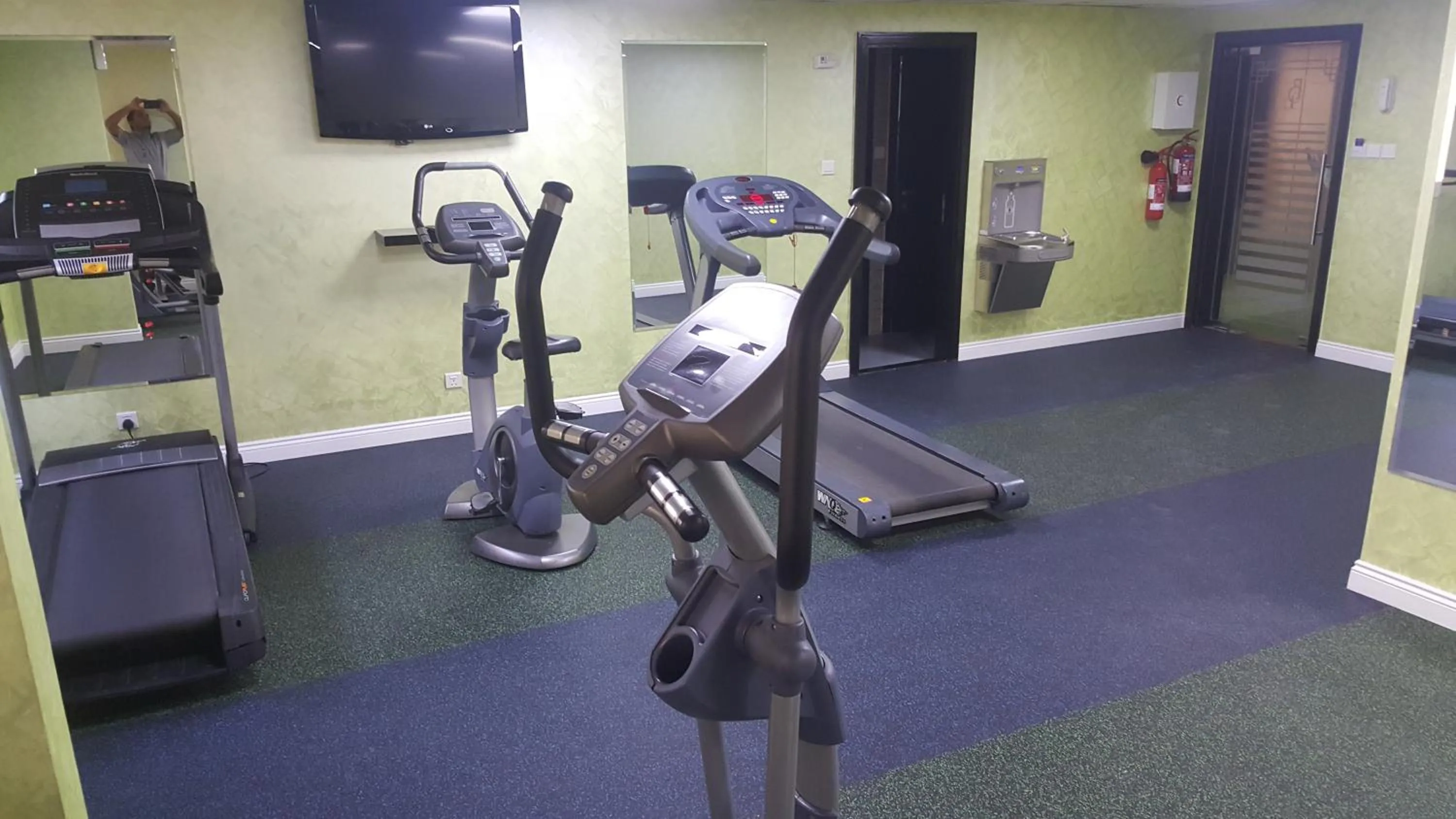 Fitness centre/facilities in Boulevard City Suites Hotel Apartments