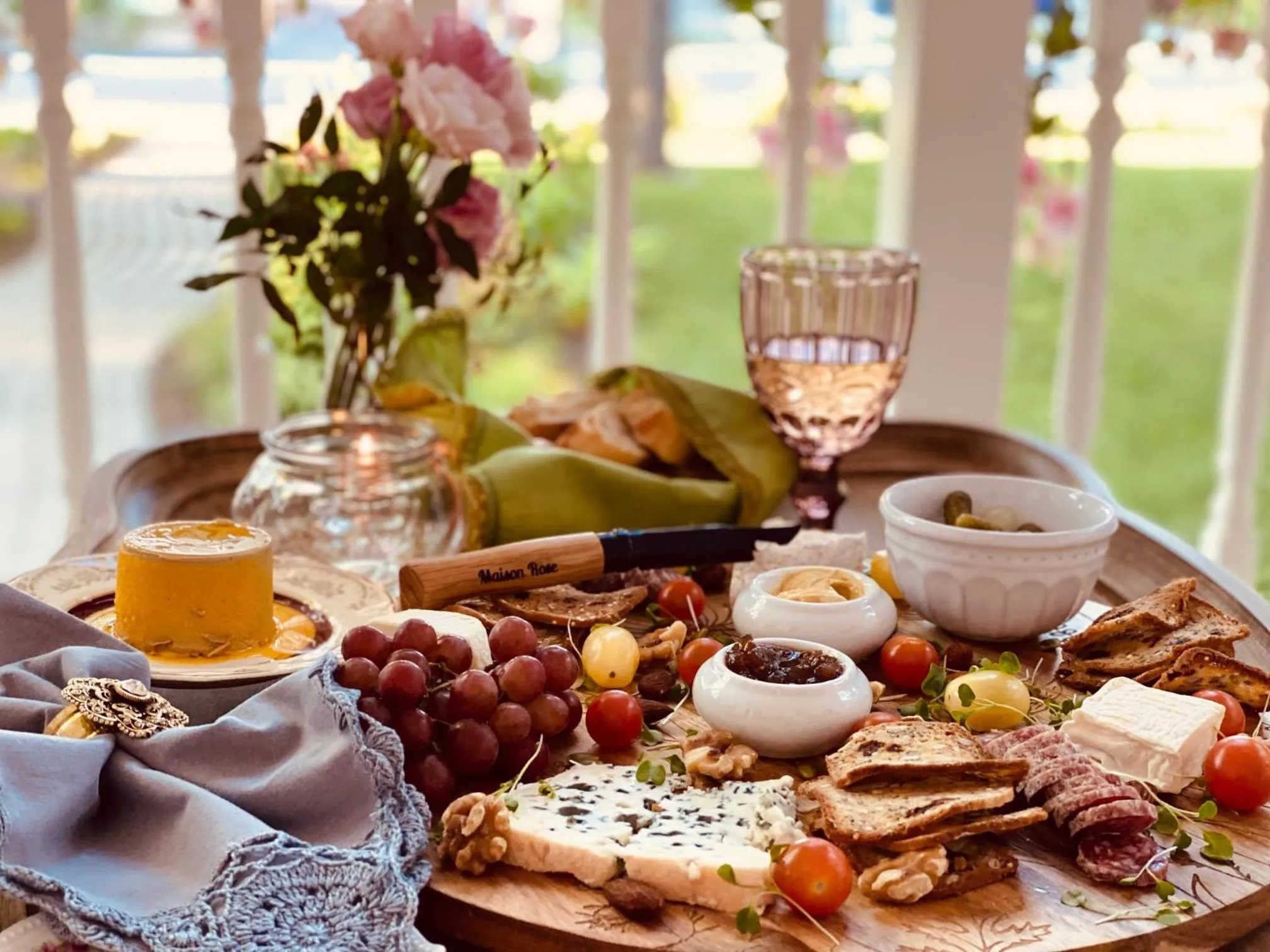 Restaurant/places to eat in Maison Rose