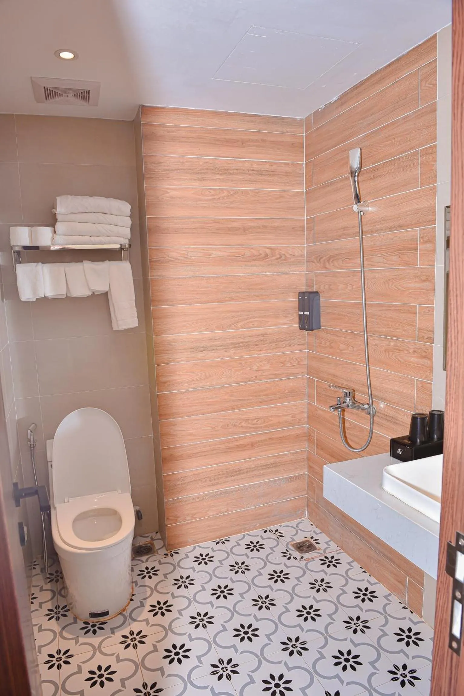 Toilet in Sapa Legacy Hotel