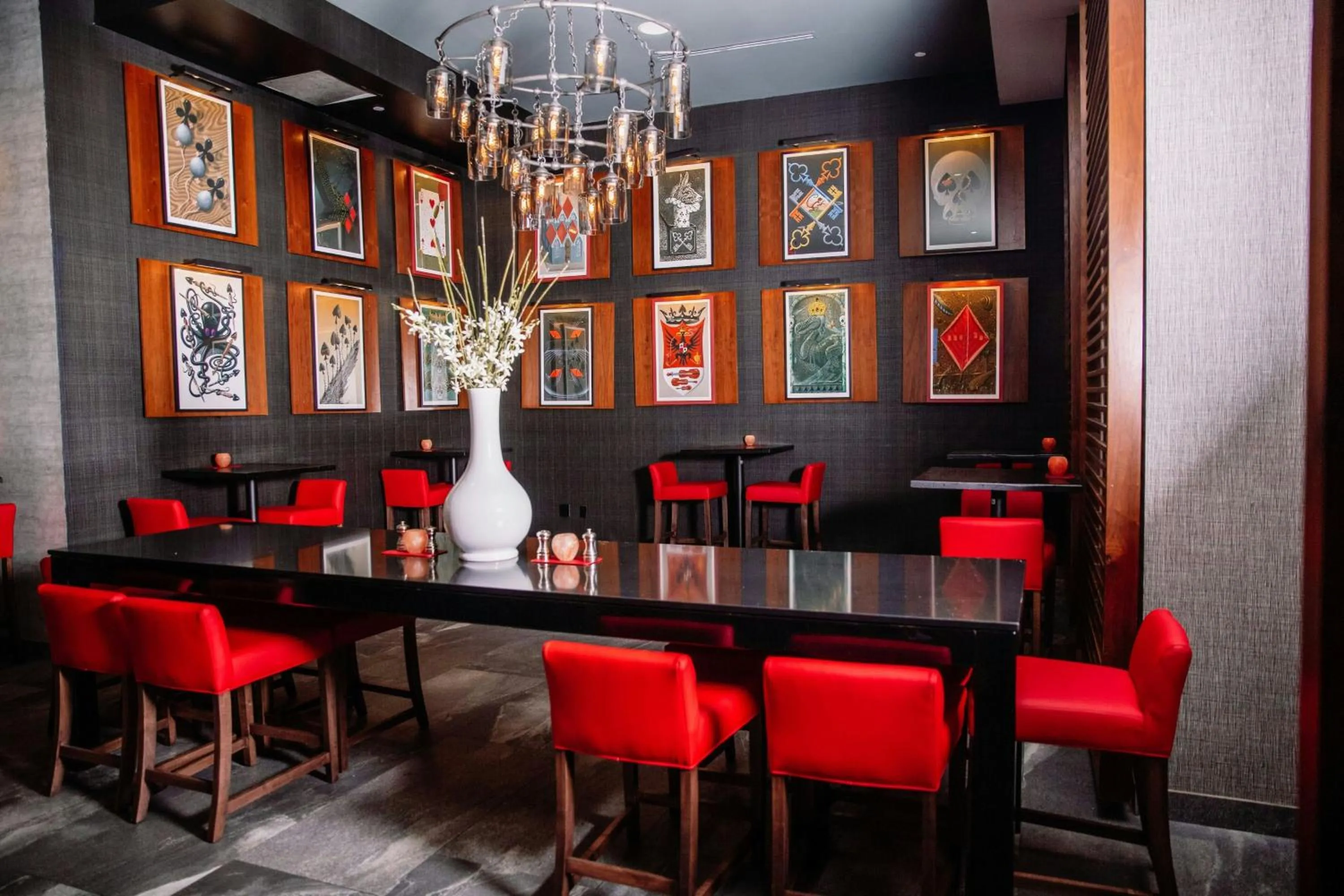 Restaurant/places to eat in Le Meridien Charlotte