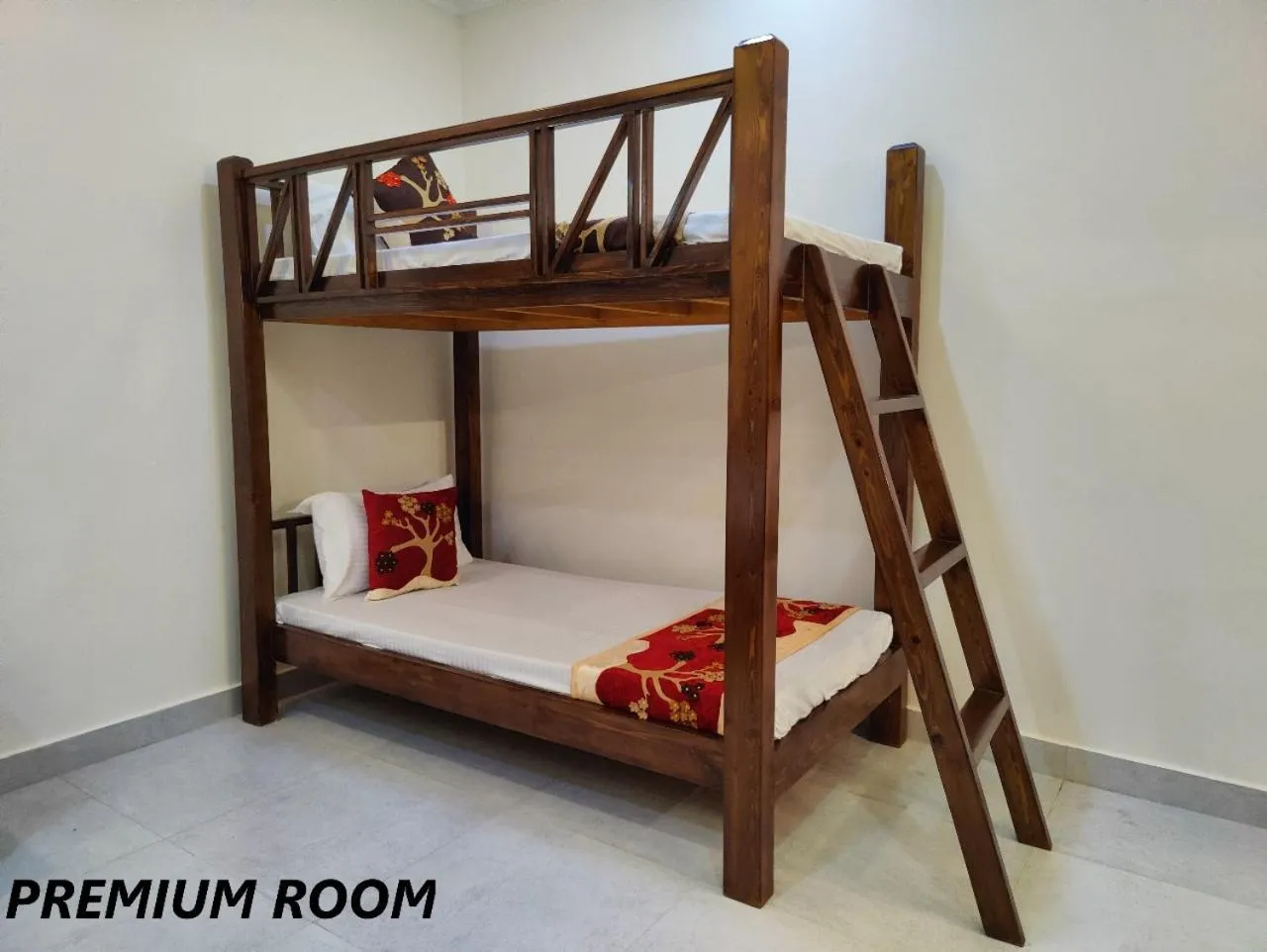 bunk bed in Hotel Mandi Heights - Bar, Fine Dining & Banquet Hall