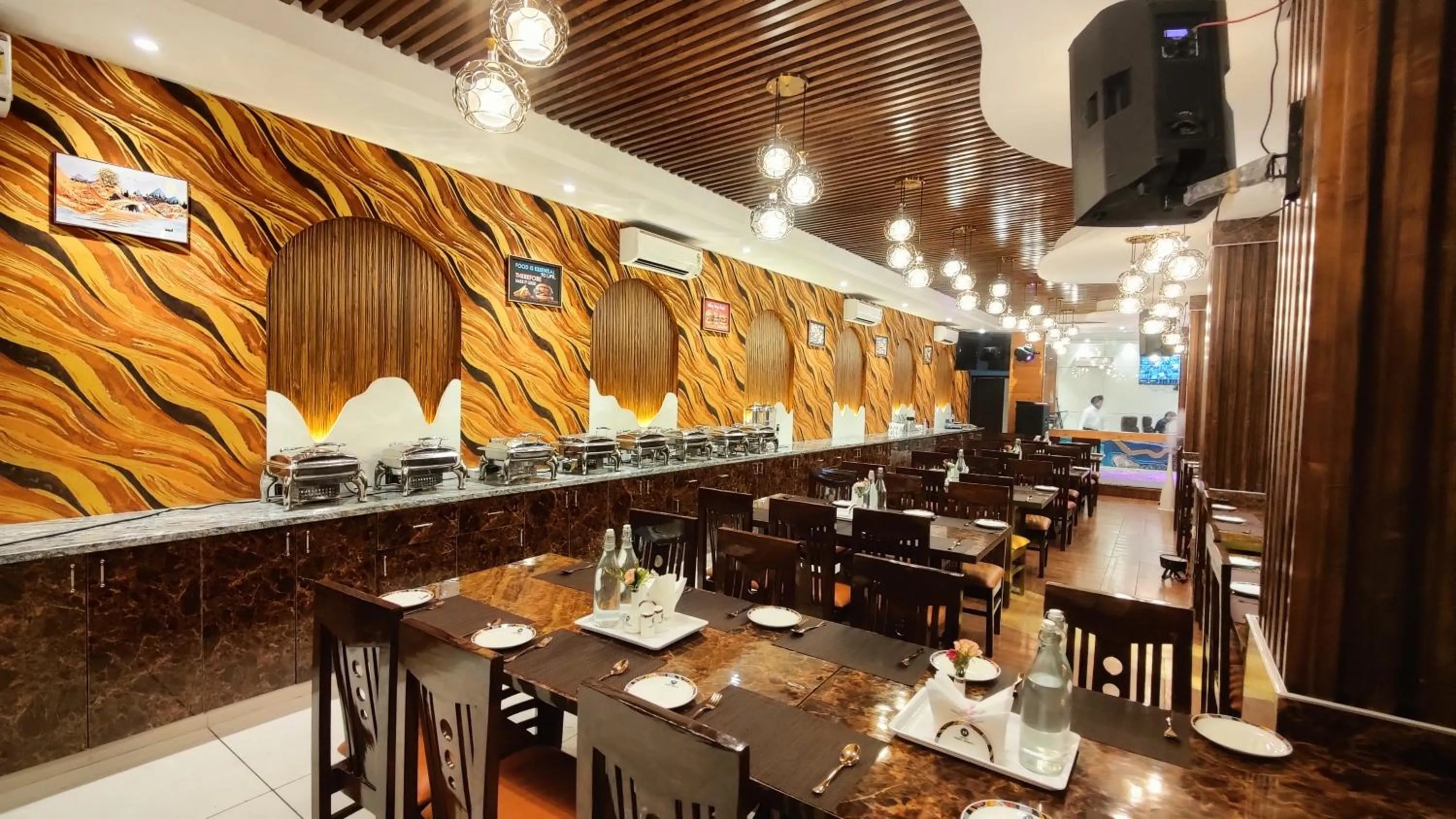Restaurant/places to eat in Hotel Mandi Heights - Bar, Fine Dining & Banquet Hall