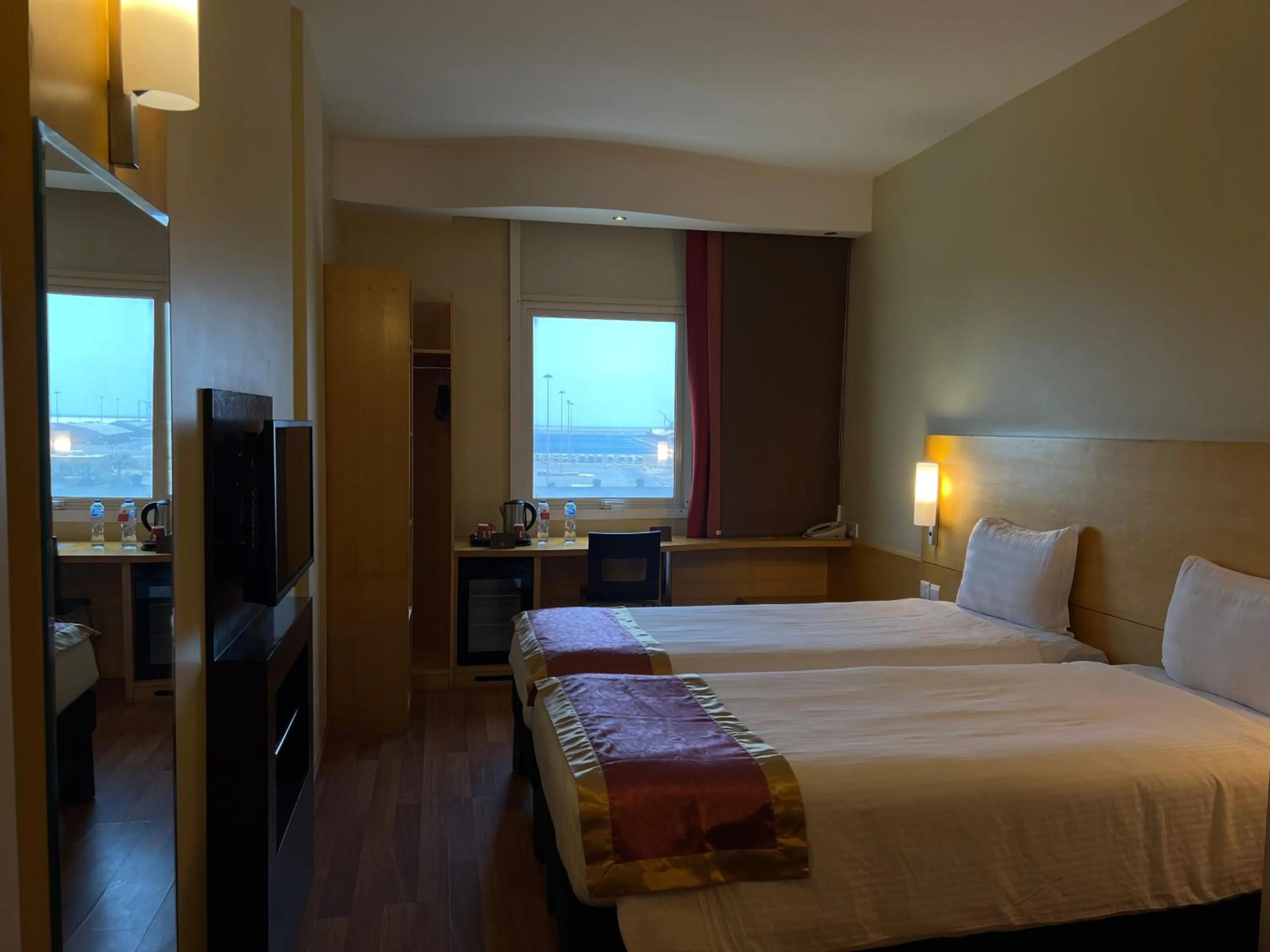 Sea view, Bed in Ibis Yanbu