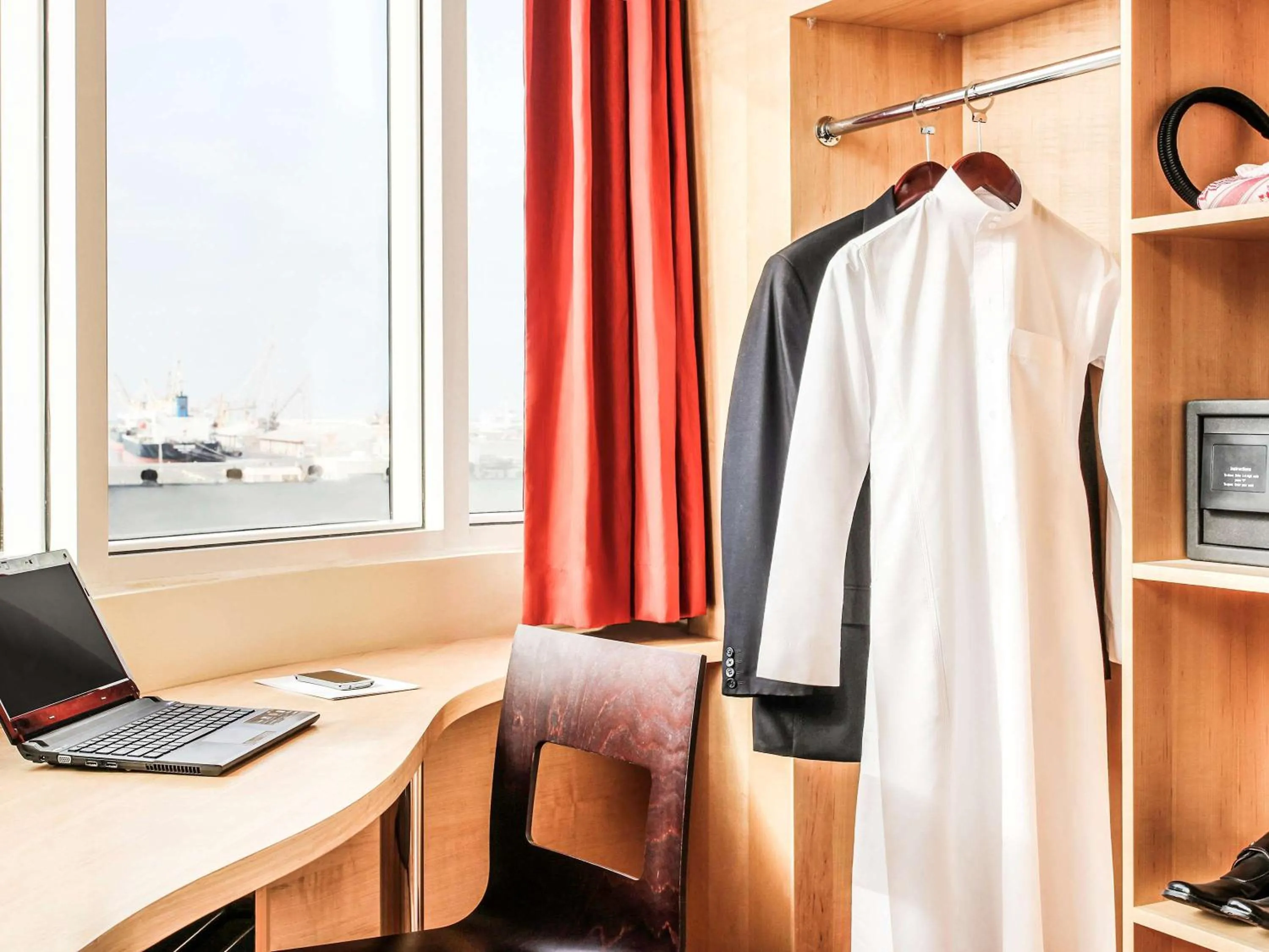 Photo of the whole room in Ibis Yanbu