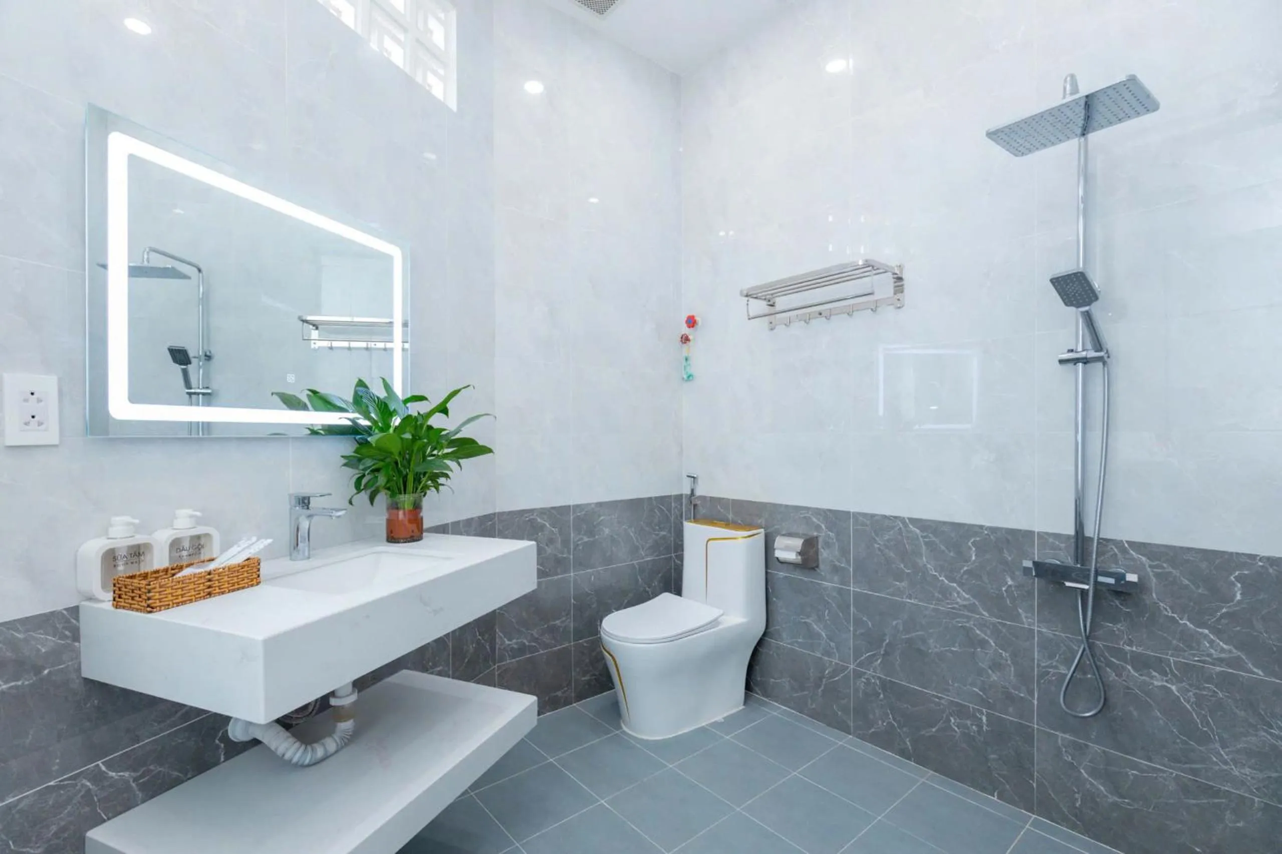Toilet in 126 Vung Tau Pool Villa Back Beach From 4 To 12 Rooms Options