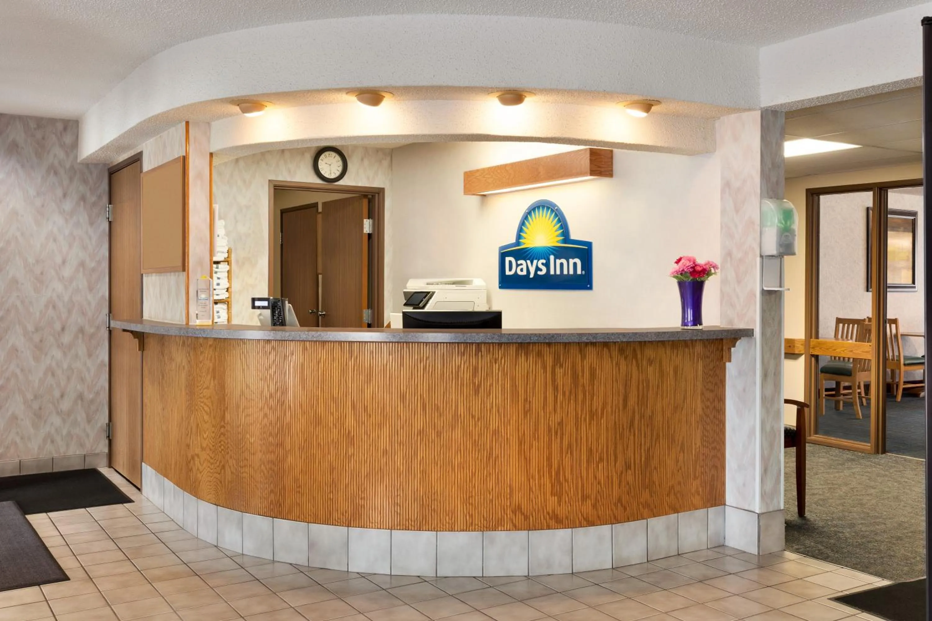 Lobby or reception in Days Inn by Wyndham Hurley