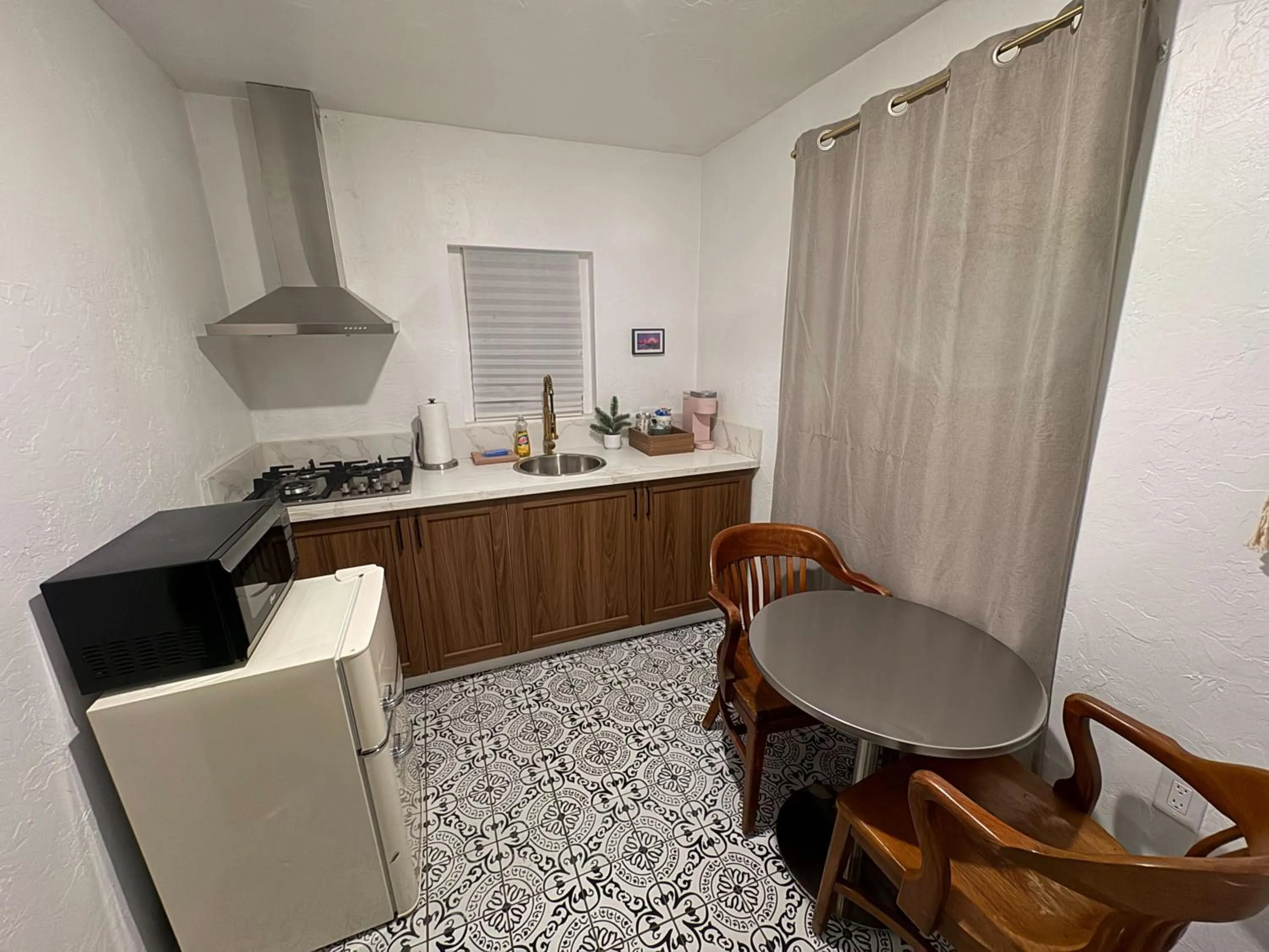 Kitchen or kitchenette in Three Pines Cabins