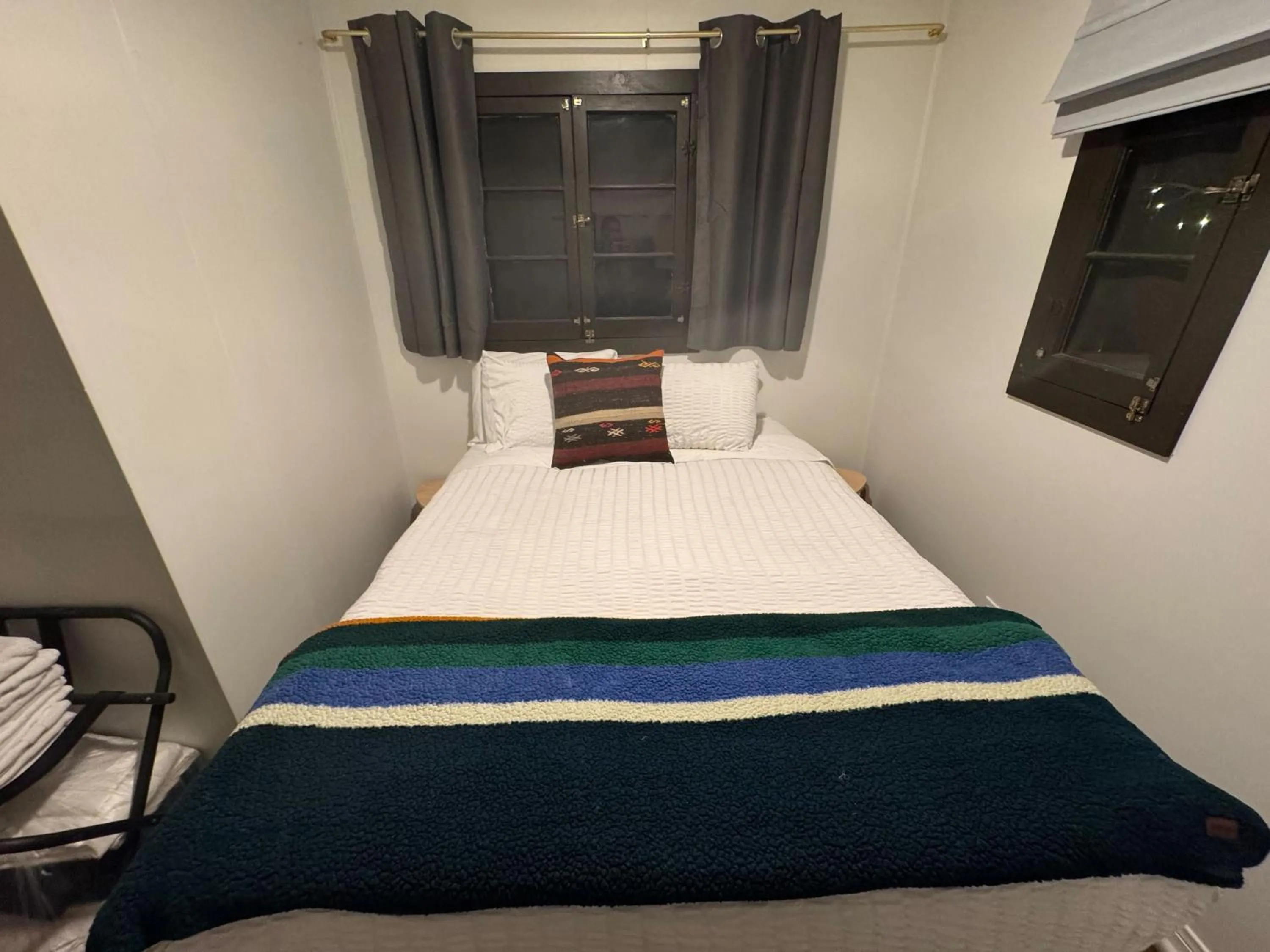 Bedroom, Bed in Three Pines Cabins