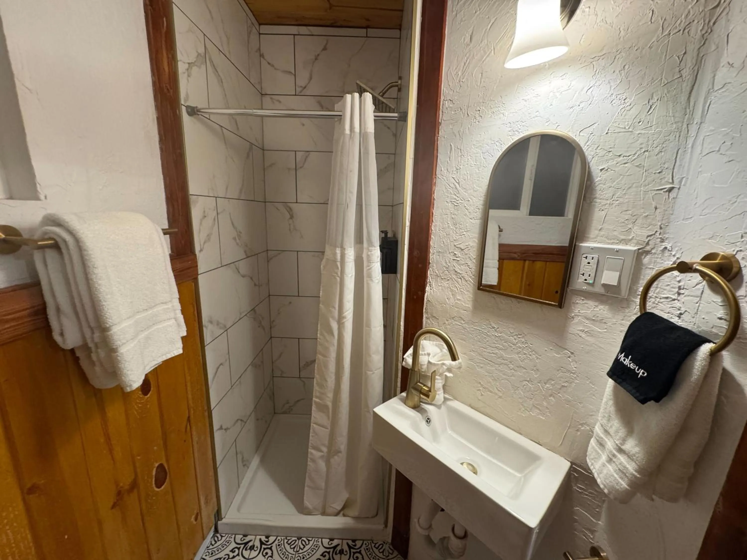 Bathroom in Three Pines Cabins