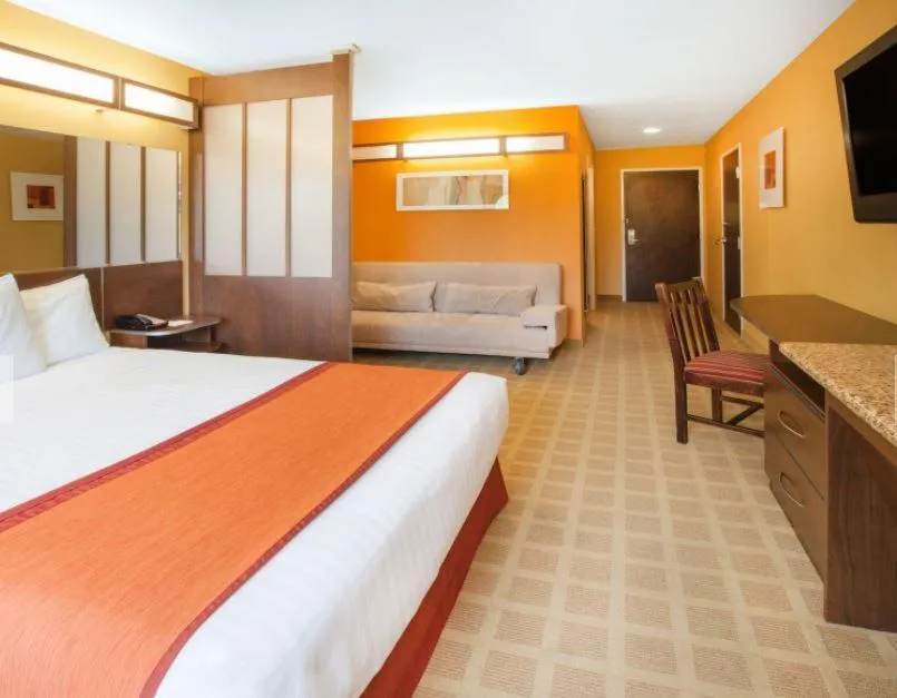 Bedroom, Bed in Microtel Inn by Wyndham Stillwater