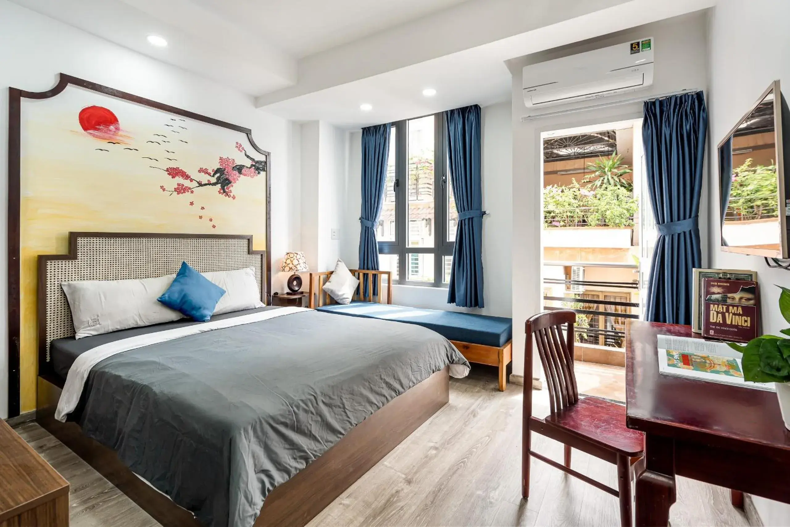 Deluxe Double Room with Balcony in Jan Hostel Central Point Deluxe Double Room with Balcony in Jan Hostel Central Point